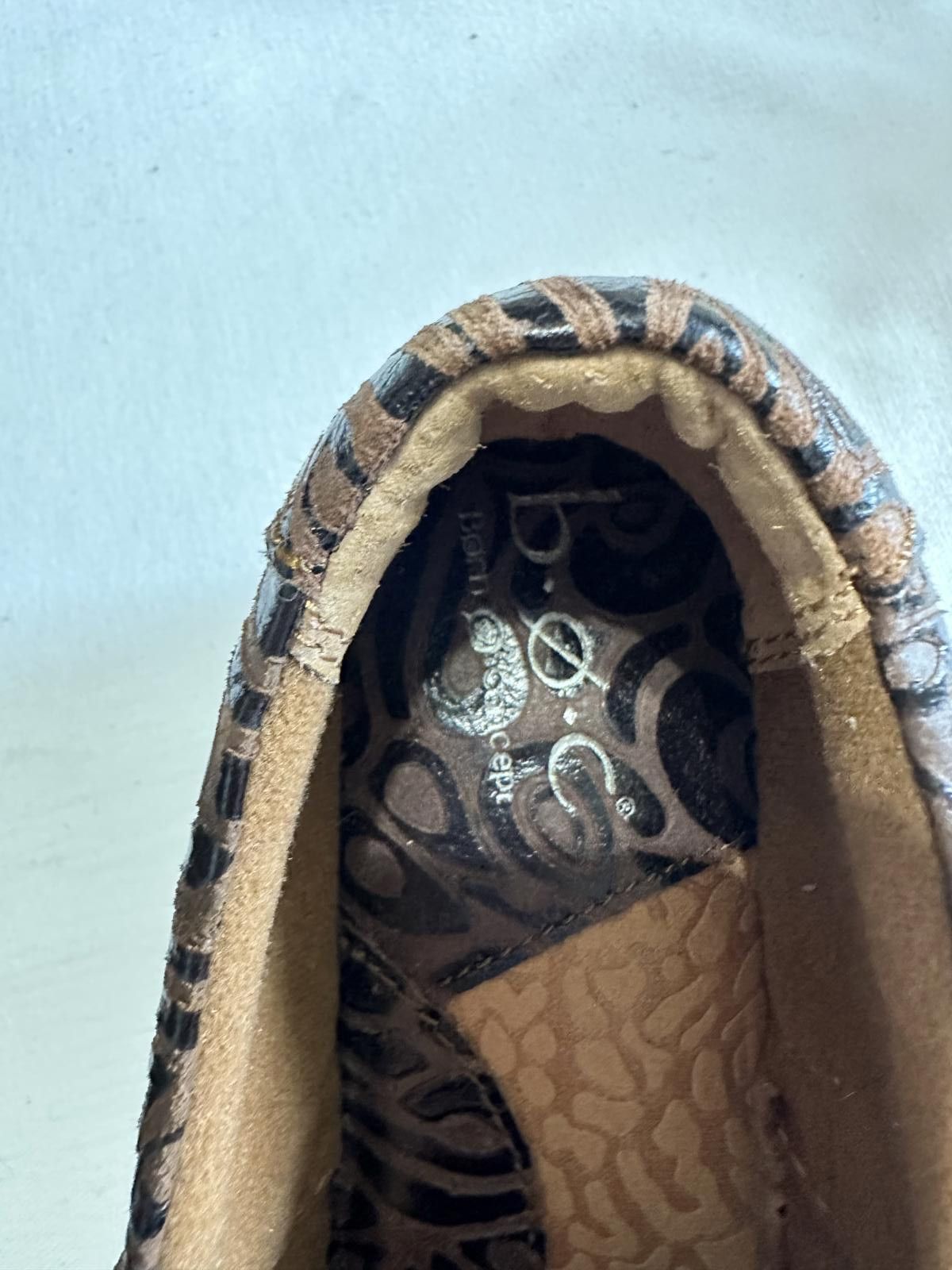 Born Stylish Brown Leather Clogs with Intricate Floral Design Size US 8 / IT 38 - 7 Thumbnail