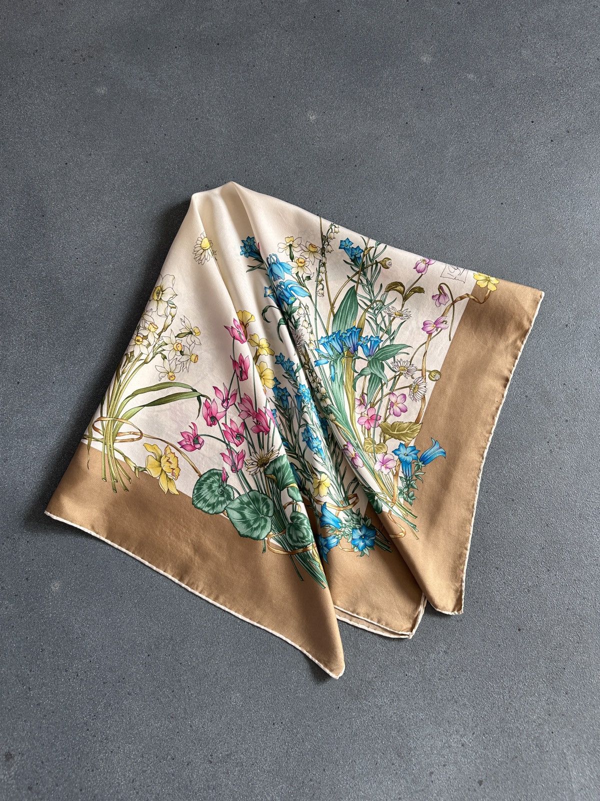 Gucci Vintage GUCCI Light Brown Floral Print Silk Scarf Size ONE SIZE - 12 Thumbnail