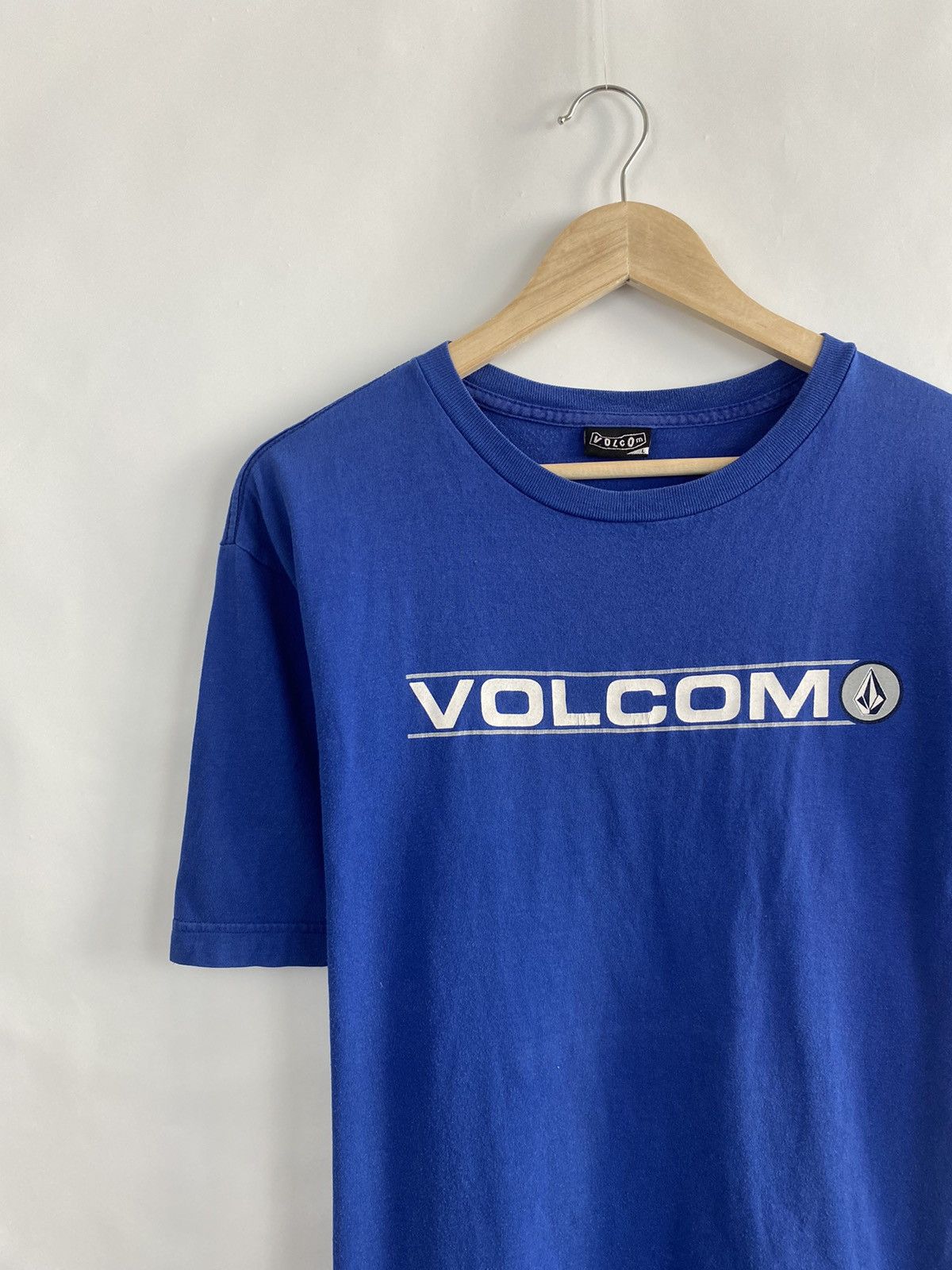 Volcom 🇺🇸 Vintage 90s Volcom Skate Center Logo T-Shirt Rare Retro Size US L / EU 52-54 / 3 - 3 Thumbnail