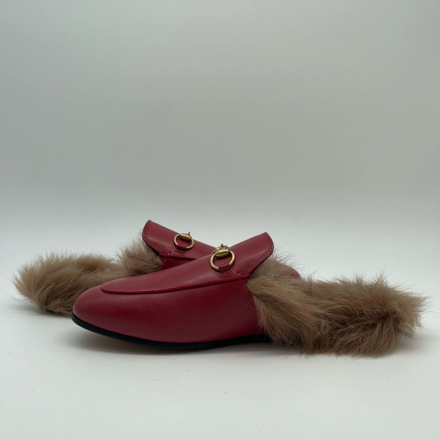 Gucci Gucci fur mules EU 37.5 Size US 7 / IT 37 - 5 Thumbnail