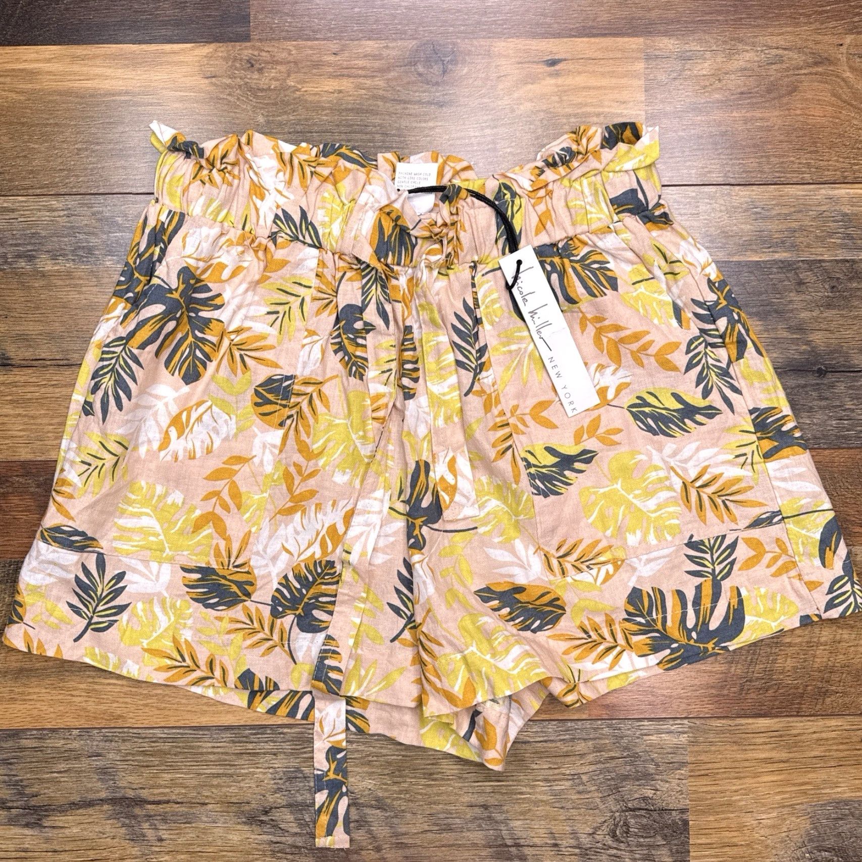 Nicole Miller Nicole Miller Paperbag Linen Shorts Womens Medium Yellow Flowers Knit Size 32" / US 10 / IT 46 - 2 Thumbnail