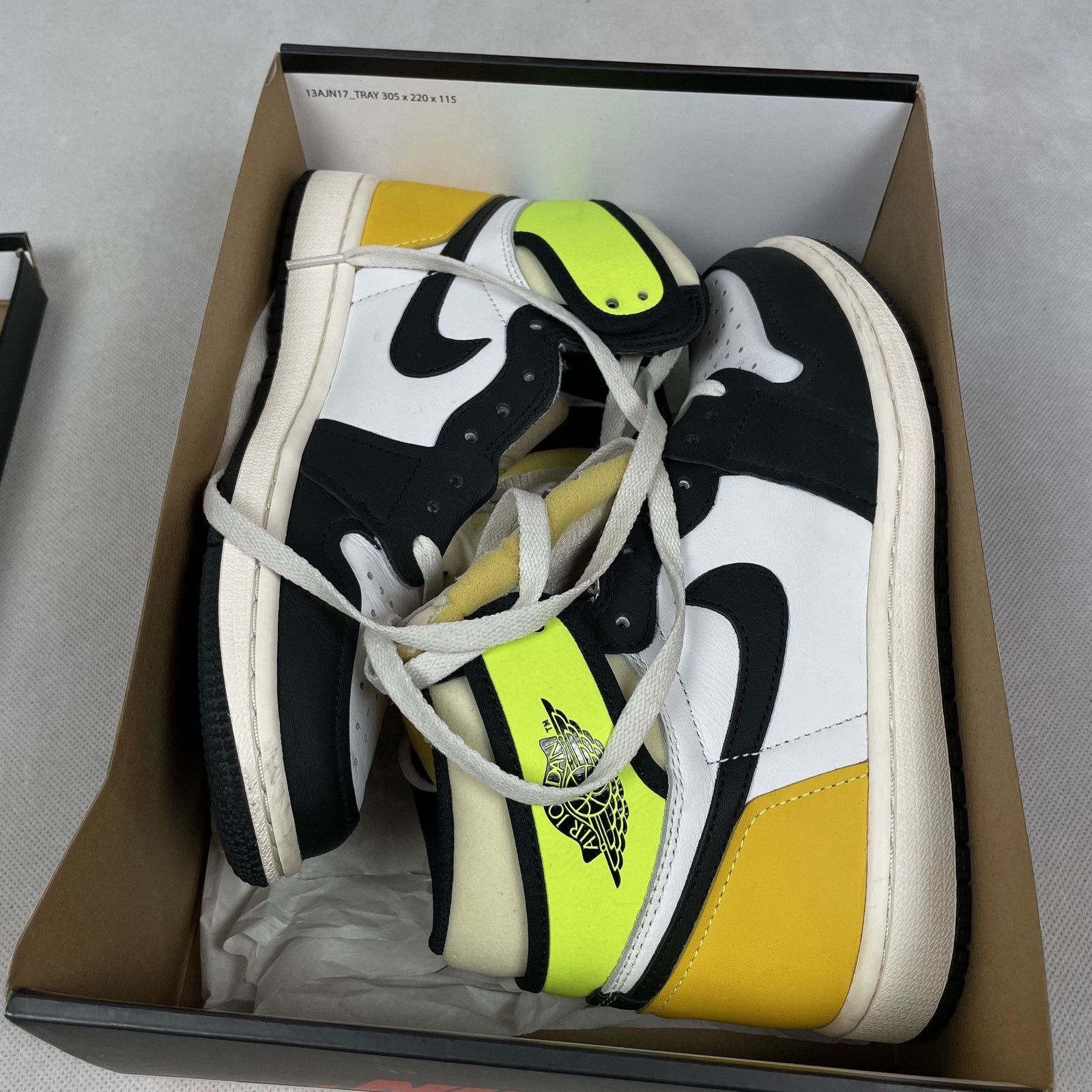 Jordan Brand × Nike Nike Air Jordan 1 High Shoes 7 Size US 7 / EU 40 - 2 Thumbnail