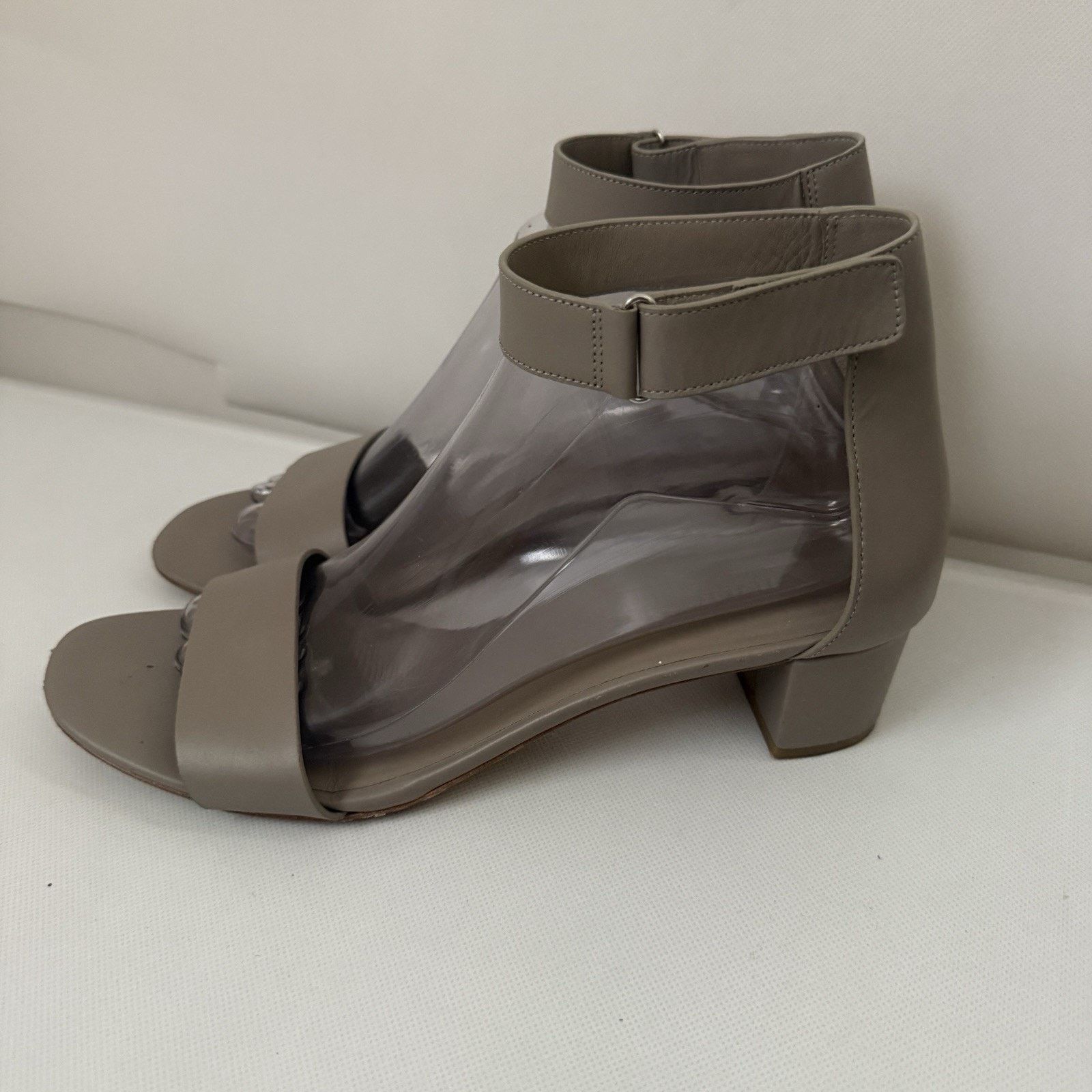 Vince Vince “Rita” Ankle Strap Leather Heeled City Sandals Size US 9.5 / IT 39.5 - 3 Thumbnail