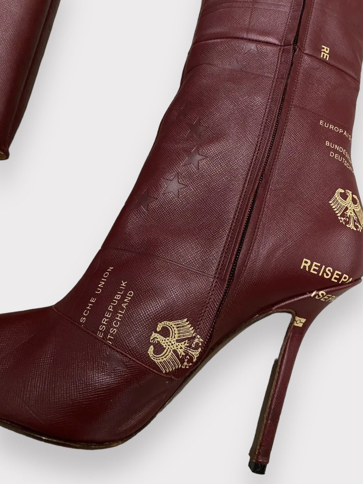 Vetements passport boots top