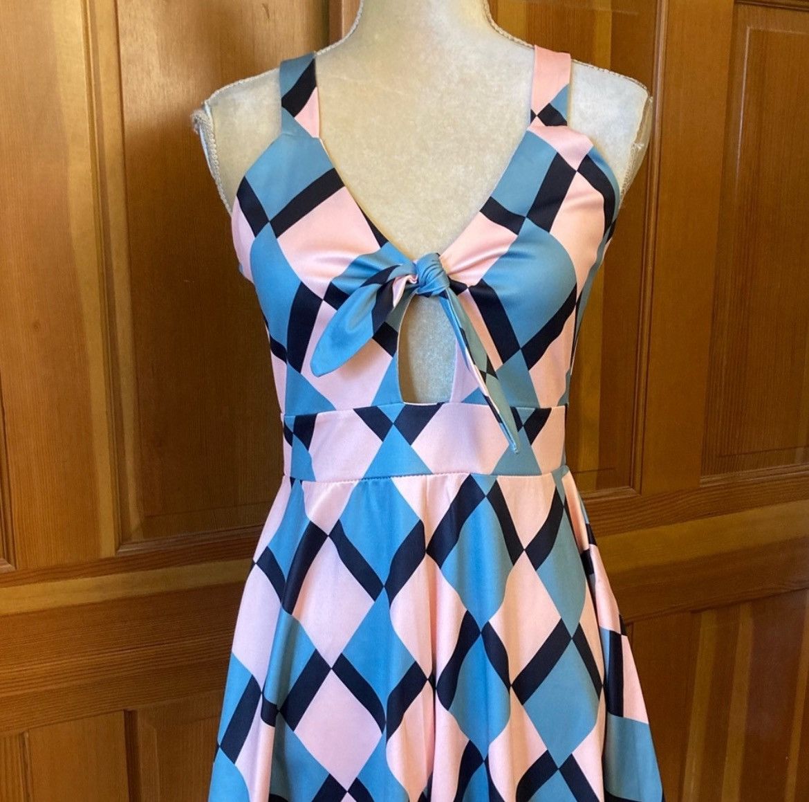 Designer × Other NWT, Lavishly Paris Woman’s Designer Spaghetti Strap Romper Size 28" / US 6 / IT 42 - 2 Thumbnail
