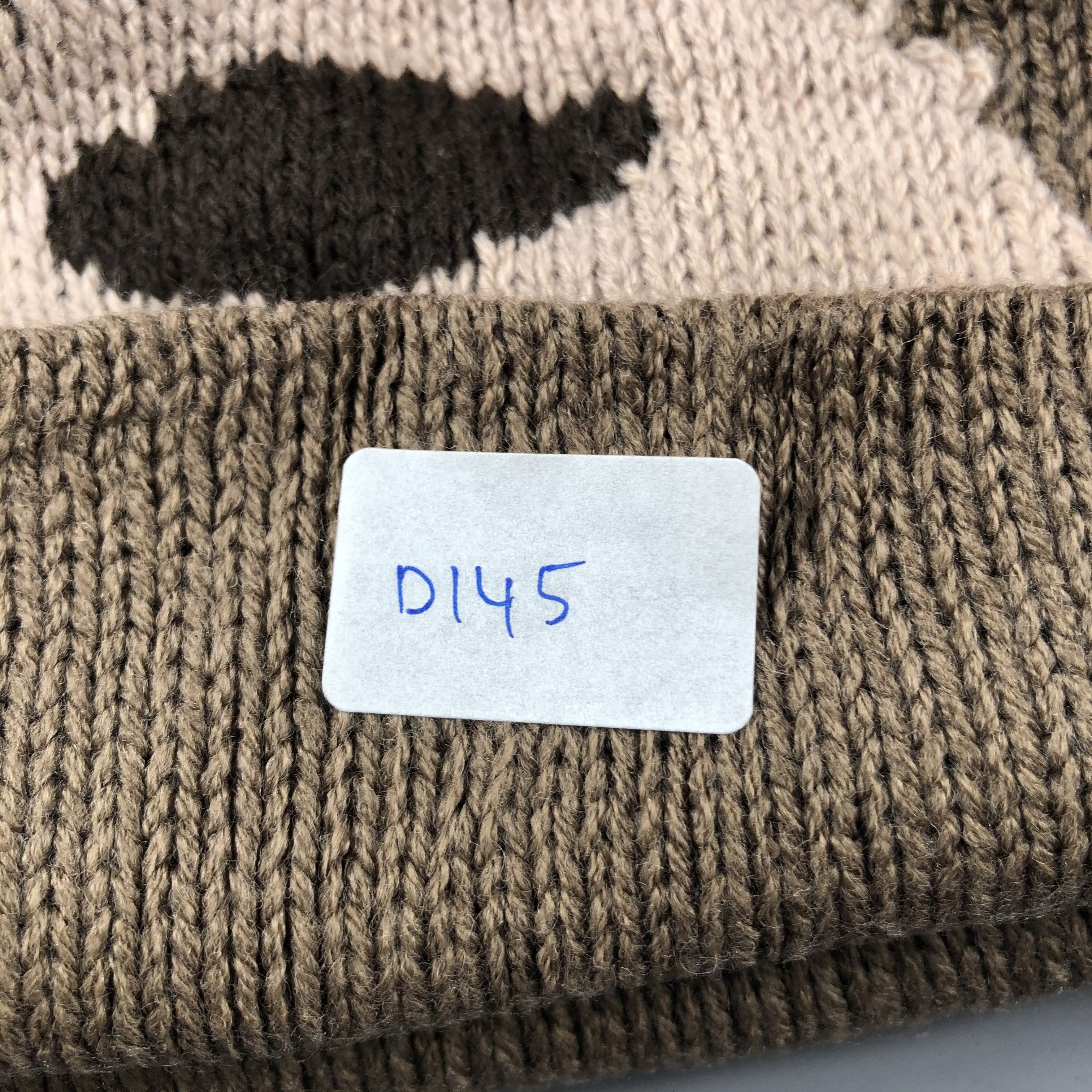 Vintage Character Beanie Snow Hat Snow Cap -D145 Size ONE SIZE - 5 Thumbnail