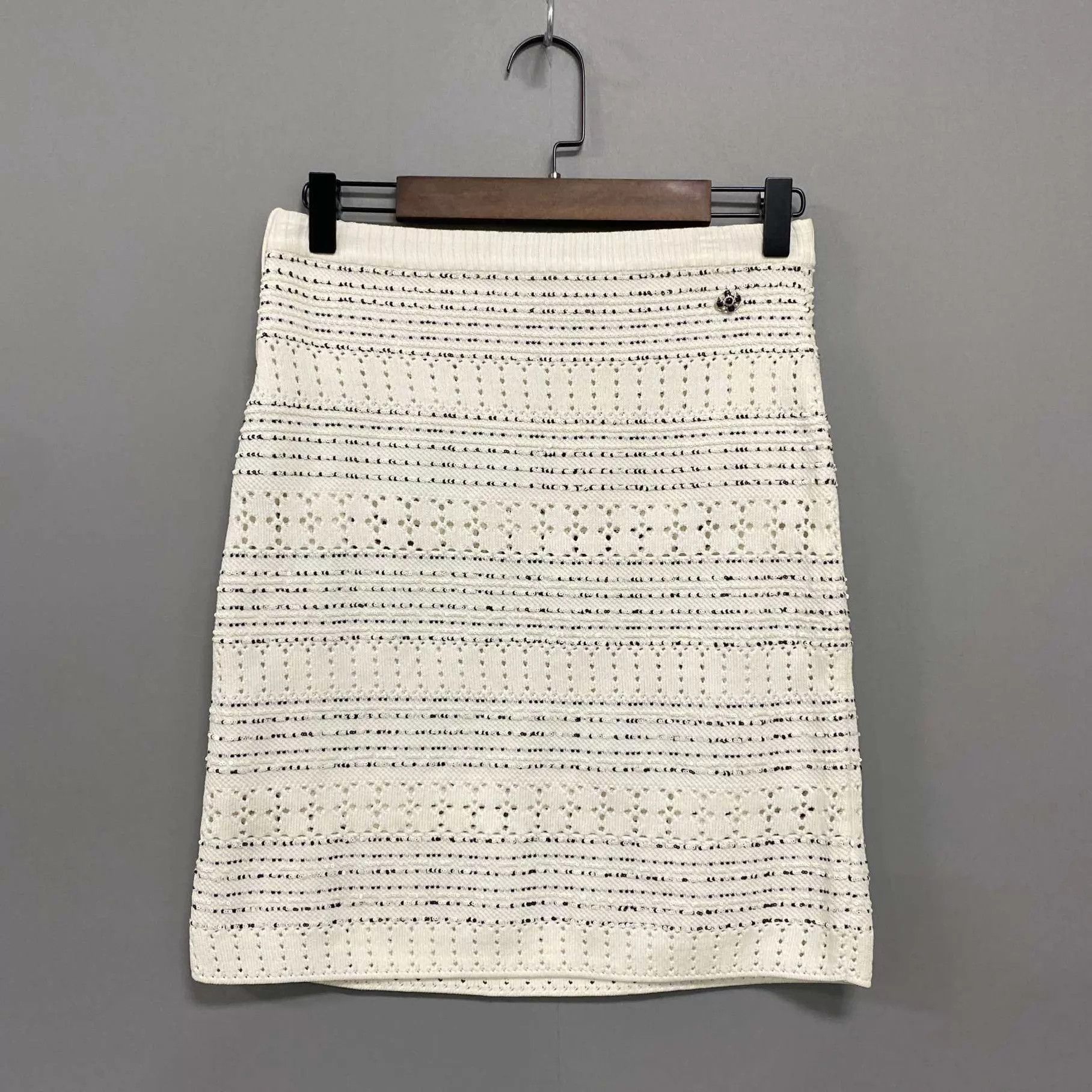 Chanel Chanel White Stripe Openwork Knit Dress Women's 36 Size XS / US 0-2 / IT 36-38 - 1 Thumbnail