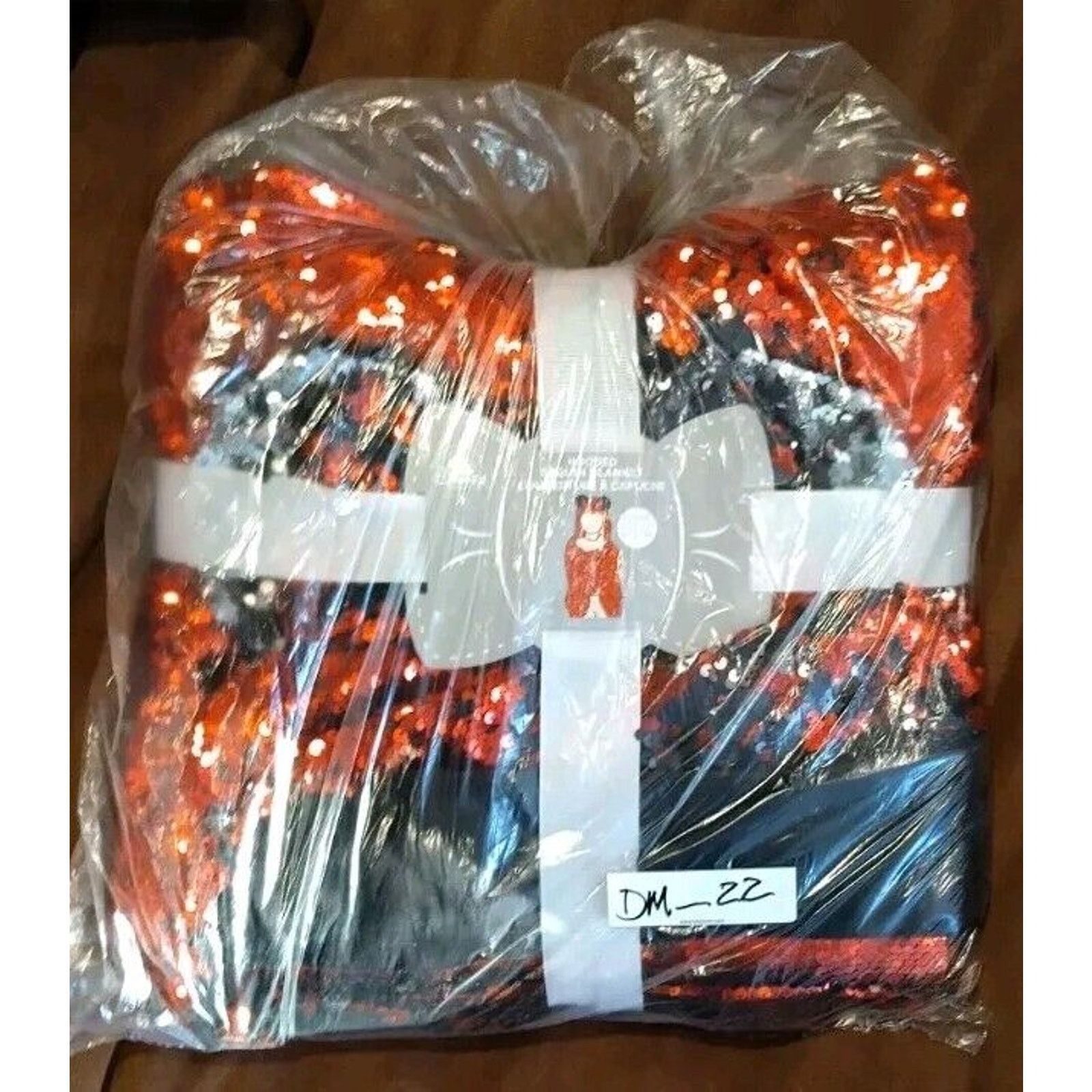Disney NEW Disney Minnie Mouse Reversible Sequin Hooded Throw 70X40 Size ONE SIZE - 1 Thumbnail