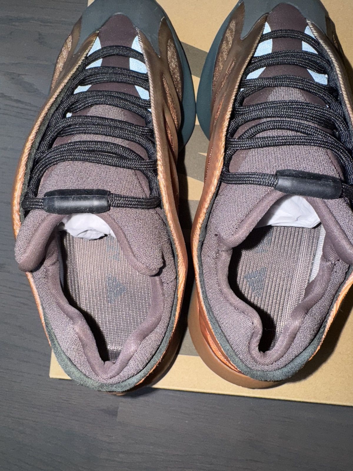 Adidas × Yeezy Adidas Yeezy 700 V3 Copper Fade sz 6Y Size US 6 / EU 39 - 8 Thumbnail