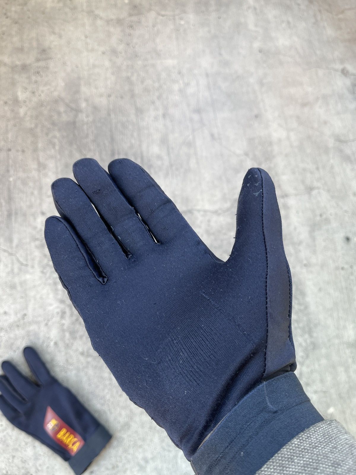 NIKE GLOVES THERMA FIT FC BARCA SOCCER JERSEY DRILL Y2K