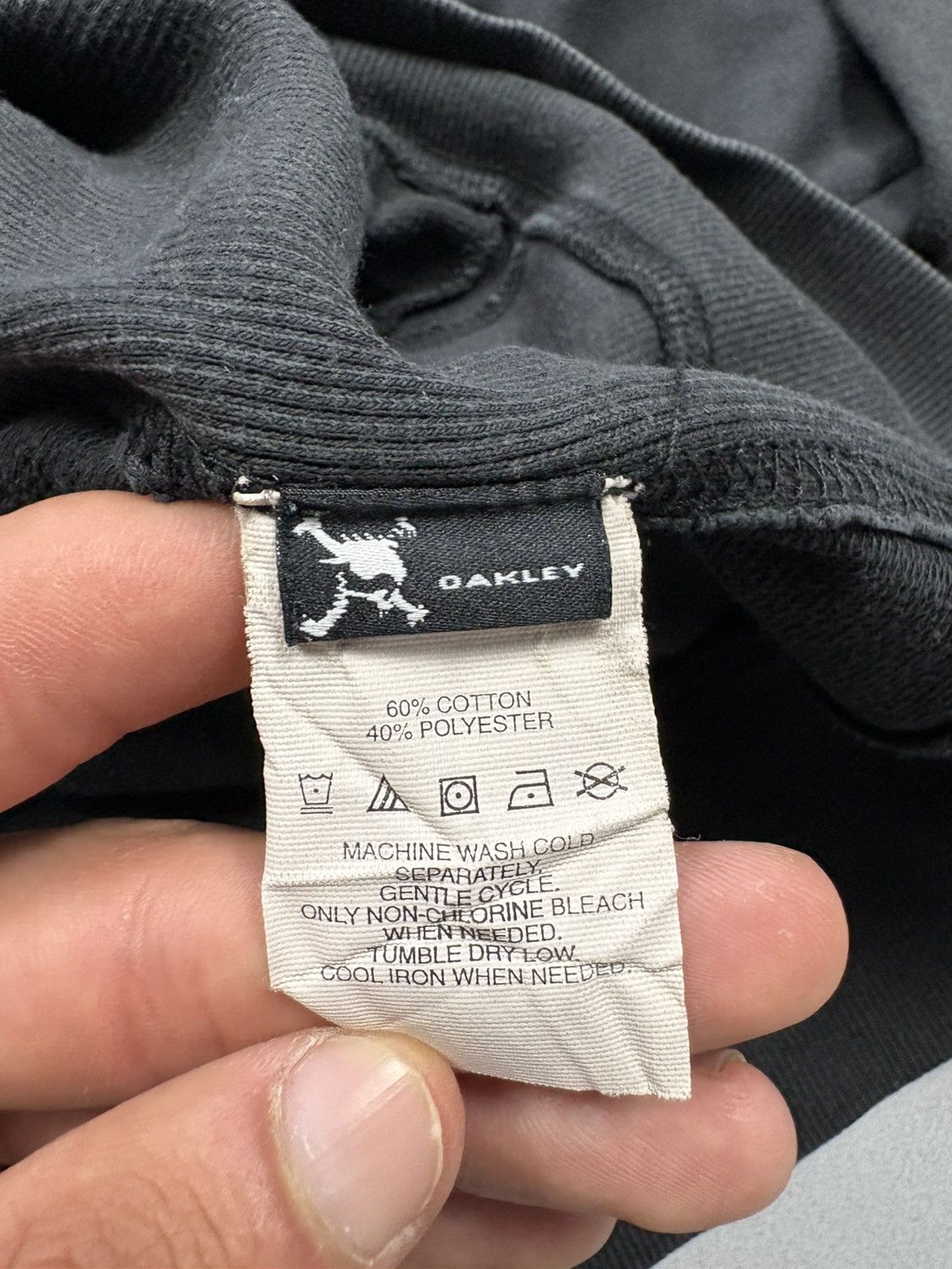 Oakley Vintage 00s Oakley Full Zip Hoodie Black Eagle Print Y2K Size US XL / EU 56 / 4 - 14 Thumbnail