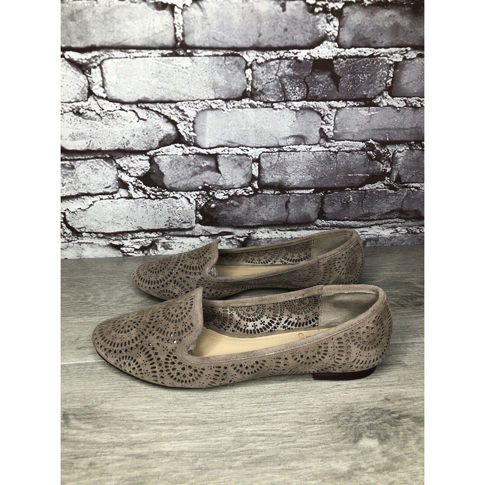 Vince Camuto Vince Camuto Lancaster Taupe Suede Perforated Flats Women’s Size US 6.5 / IT 36.5 - 17 Thumbnail