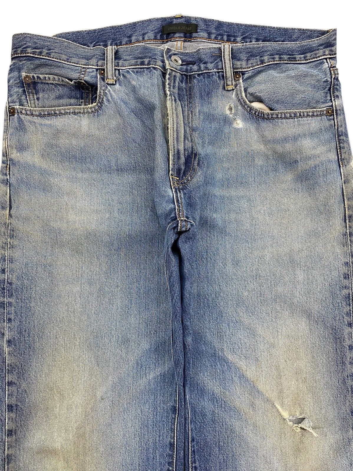 Uniqlo Uniqlo Faded Light Wash Style Baggy Jeans Size US 36 / EU 52 - 2 Thumbnail