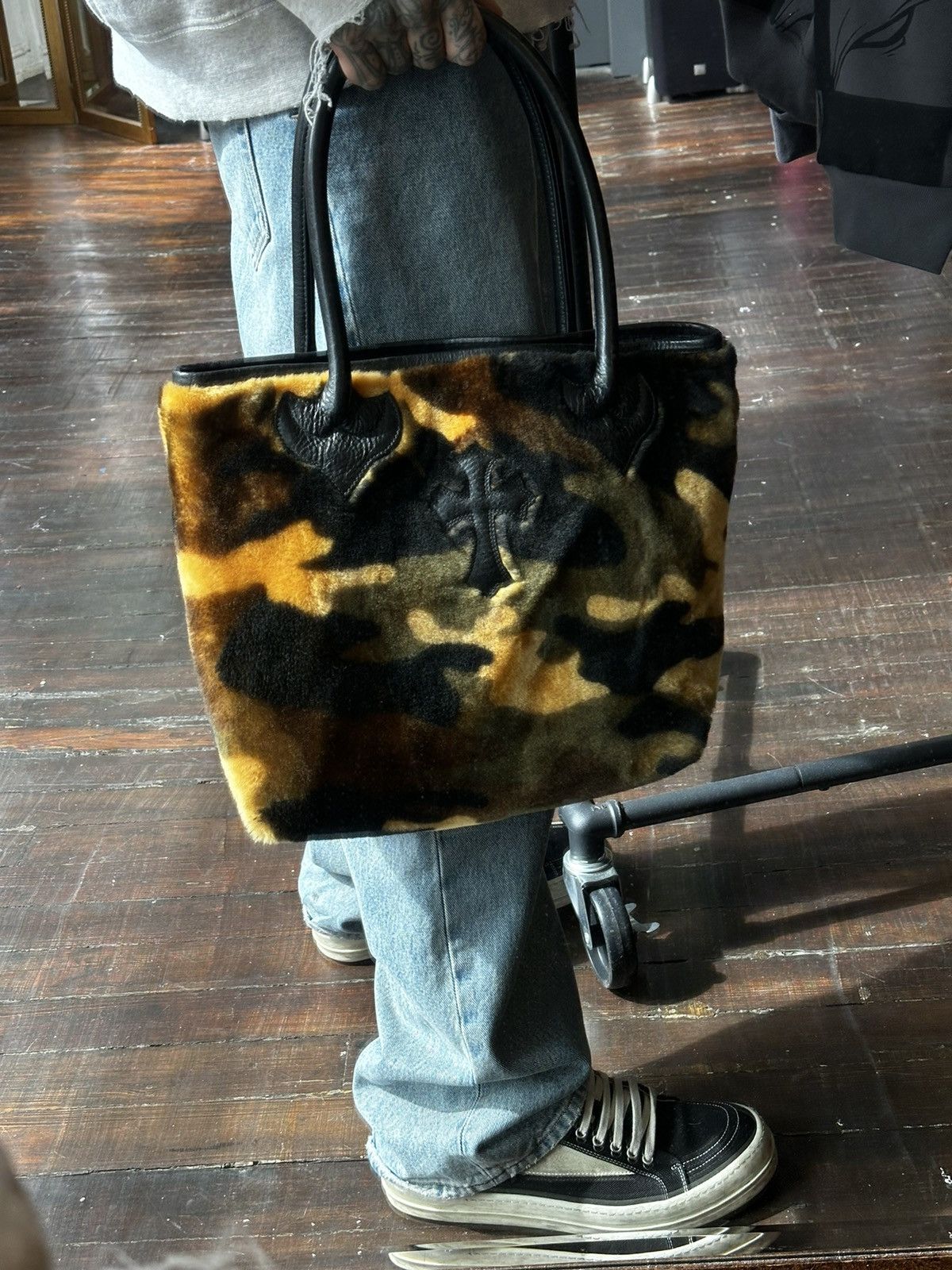 Chrome Hearts CHROME HEARTS CAMO SHEARLING FUR CROSS PATCH BAG Size ONE SIZE - 10 Thumbnail