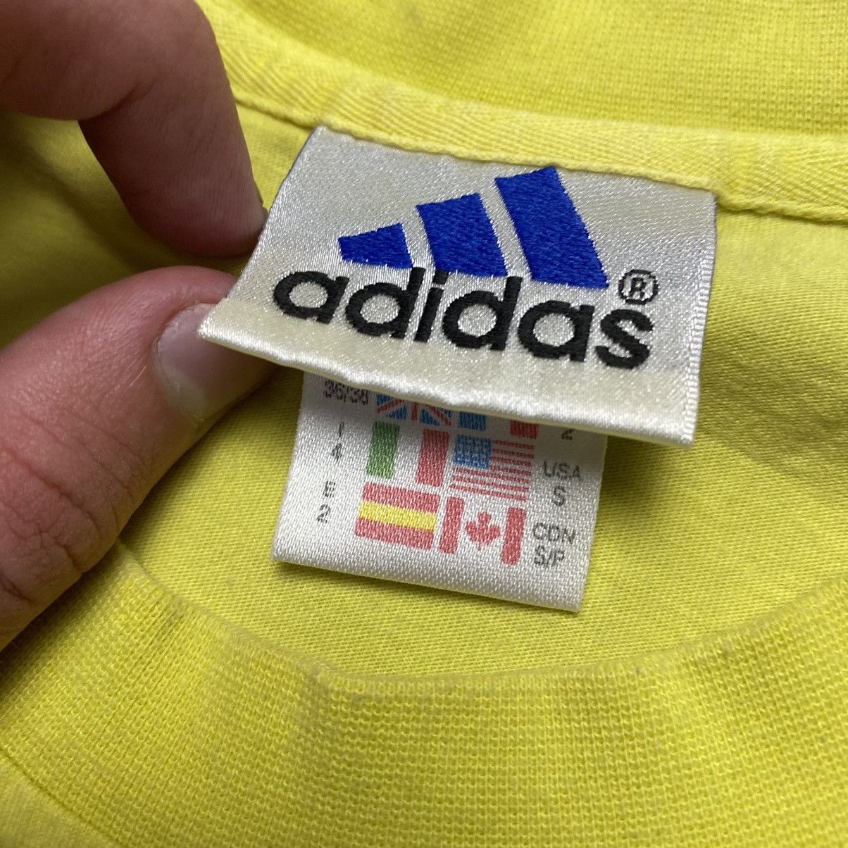 Adidas × Vintage Vintage Adidas Big Centre Logo 90’s Streetwear tee Size US S / EU 44-46 / 1 - 6 Thumbnail