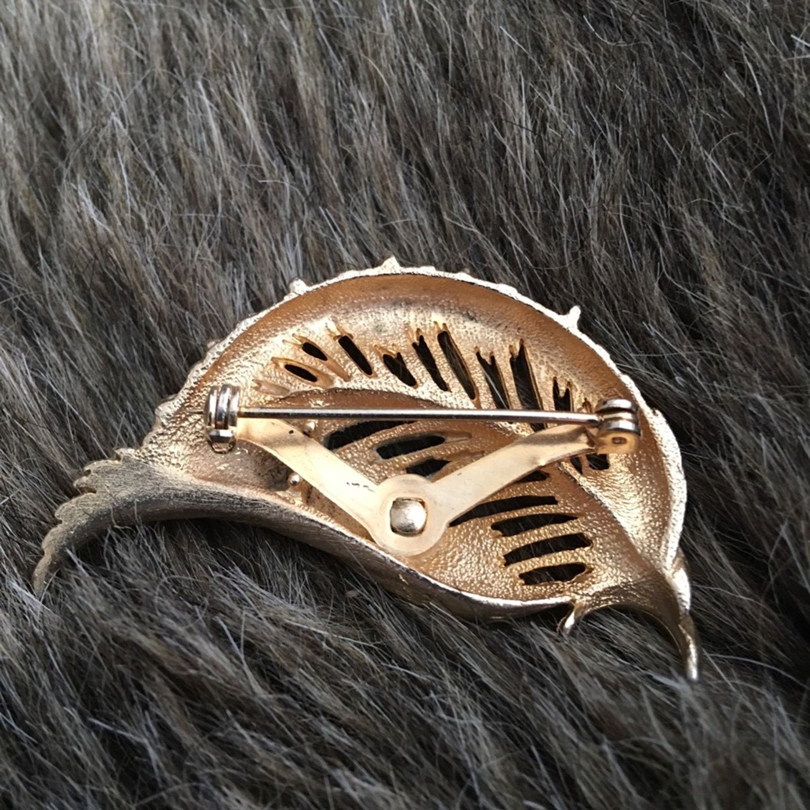 Vintage Vintage 80s gold tone textured leaf brooch pin Size ONE SIZE - 4 Thumbnail