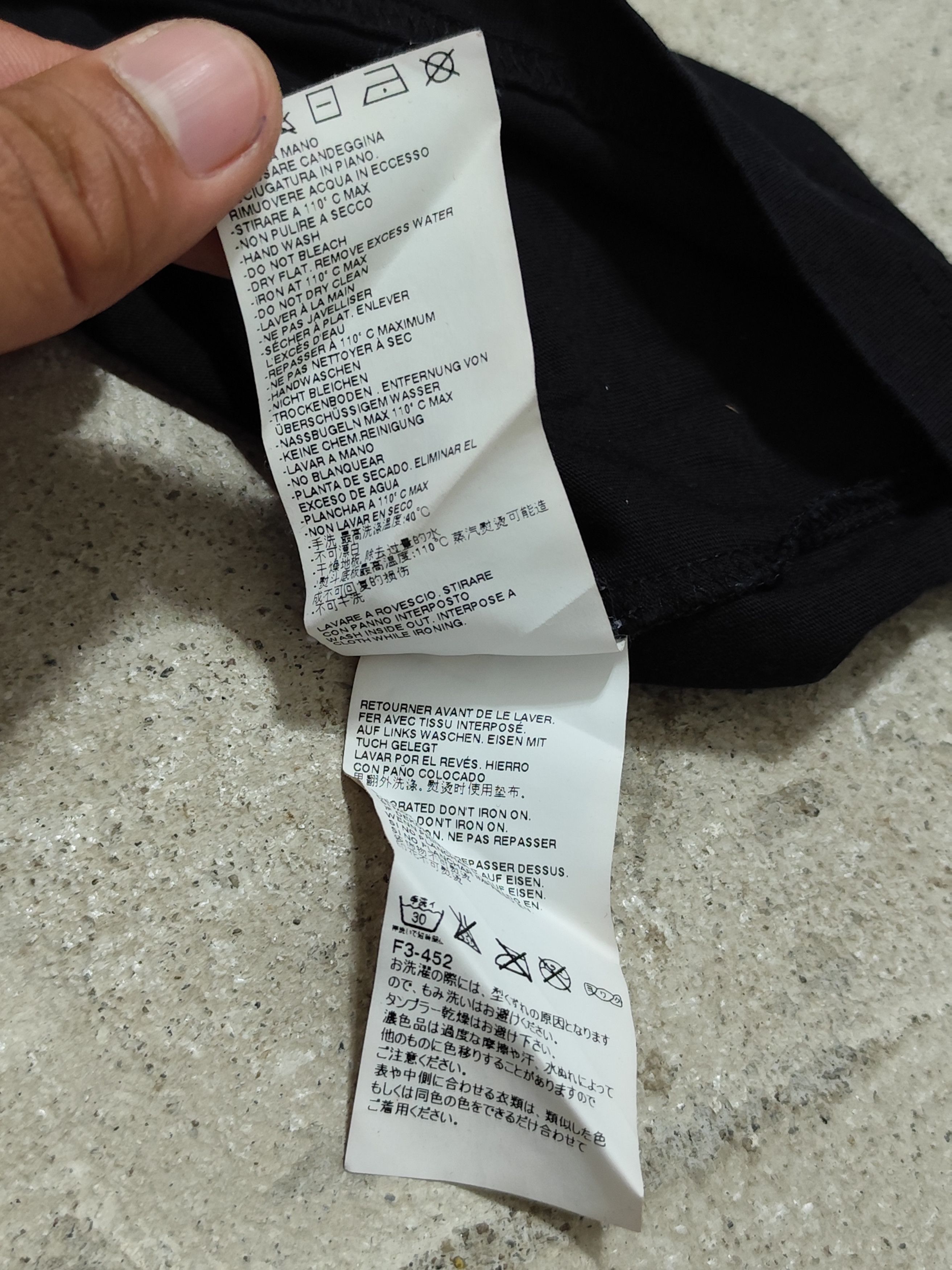 Maison Margiela Maison margiela Aids Awareness Tshirt Size US S / EU 44-46 / 1 - 10 Thumbnail