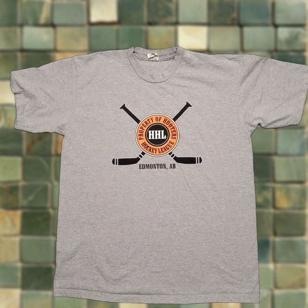 Vintage Vintager Hooters Hockey Shirt Mens XL Gray Hockey League Edmonton Made in Canada Shirt Mens XL Gray Hockey League Edmonton Made in Canada Size US XL / EU 56 / 4 - 1 Thumbnail