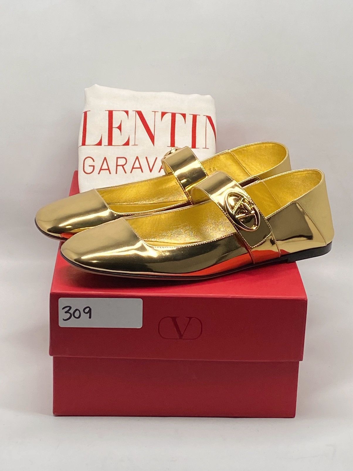 Valentino Valentino Garavani VLogo Mary-Jane ballerina shoes size 36 Size US 6 / IT 36 - 15 Thumbnail