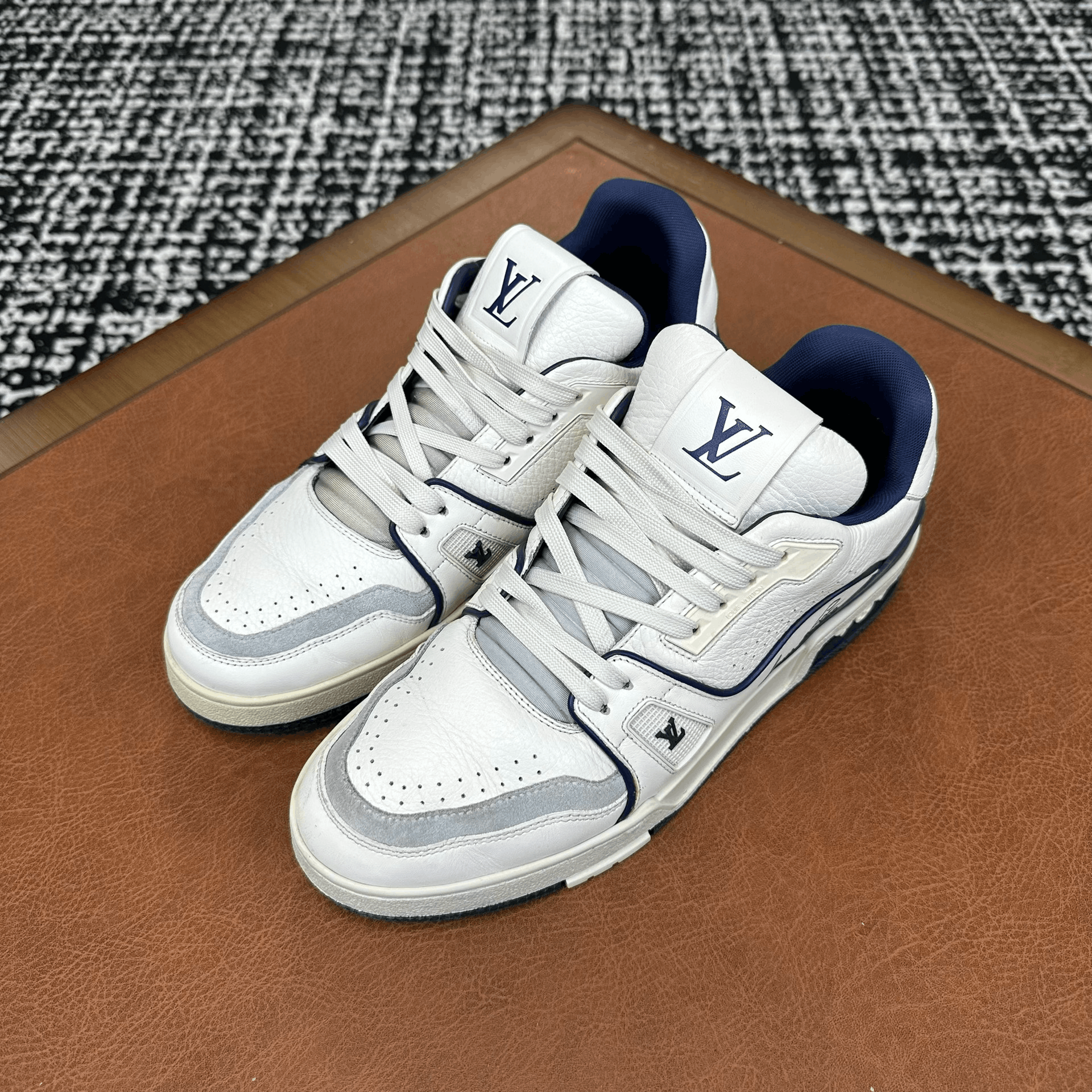 Louis Vuitton Louis Vuitton Training Blue Lowtop Sneakers 8 Men Size US 8 / EU 41 - 1 Thumbnail