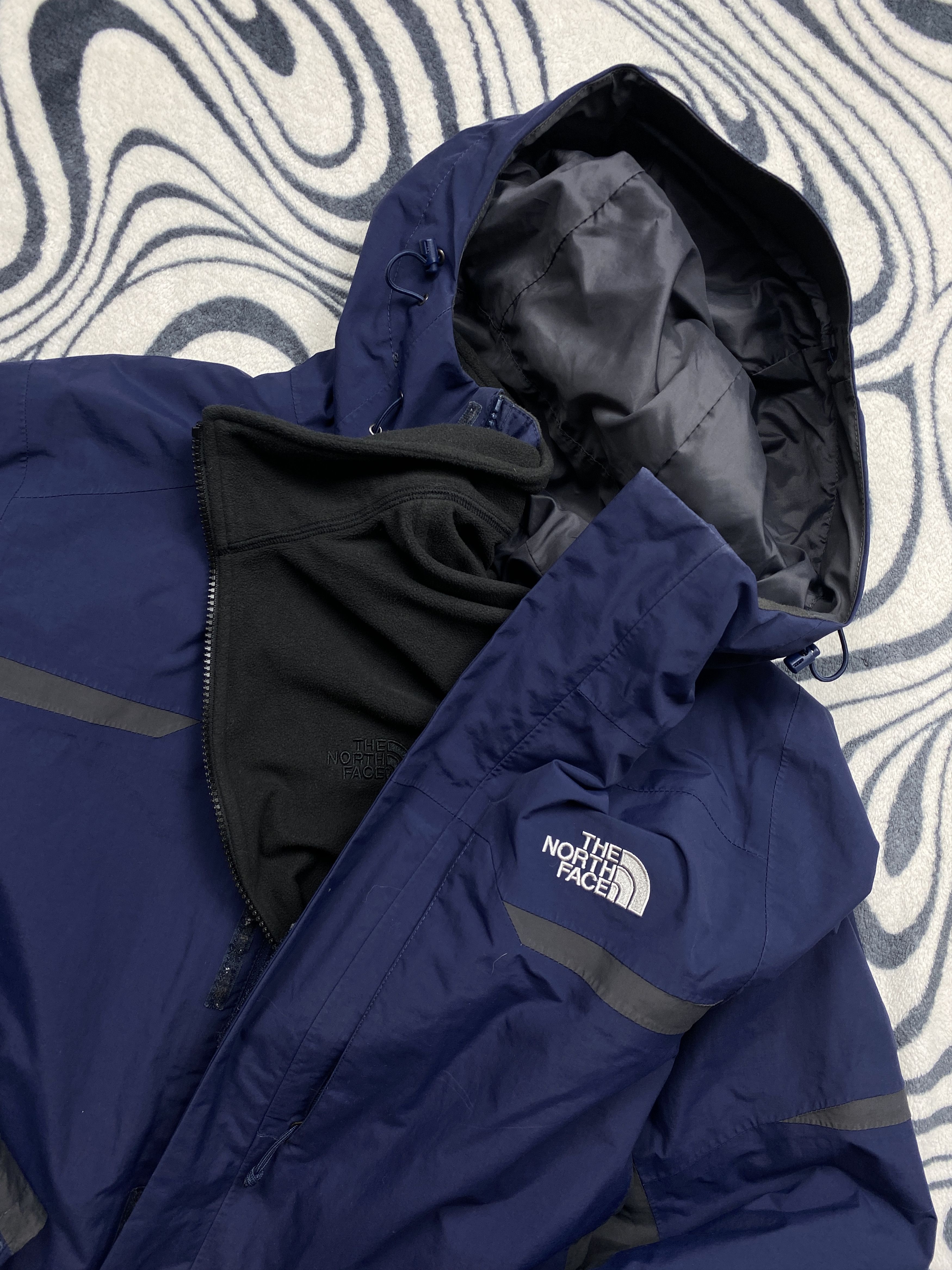 The North Face The North Face GoreTex Mens 3 in 1 Jacket with fleece lining Size US M / EU 48-50 / 2 - 3 Thumbnail