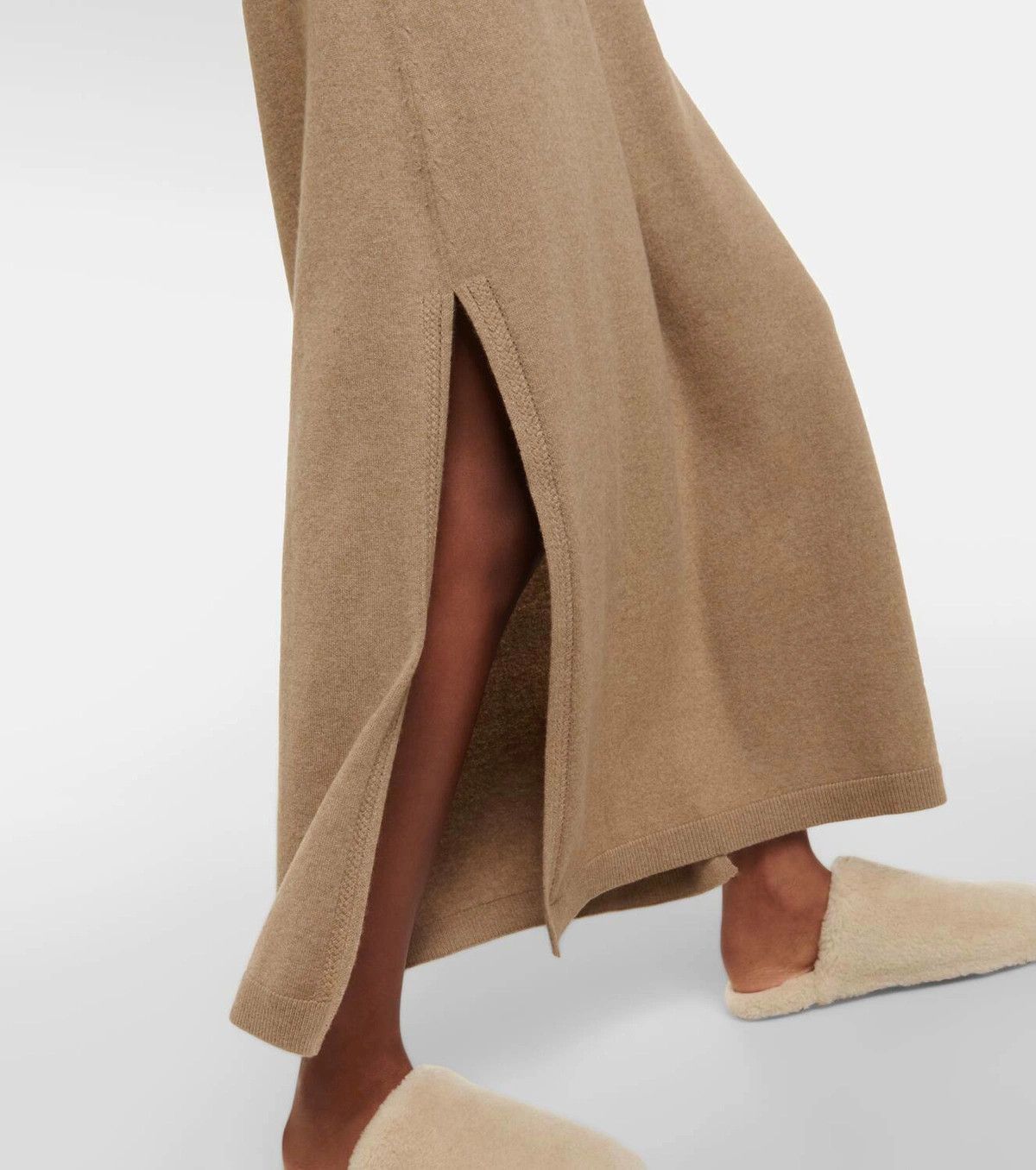Loro Piana o1srvl11e1024 Cocooning Baby Cashmere Maxi Dress in Brown Size L / US 10 / IT 46 - 2 Thumbnail