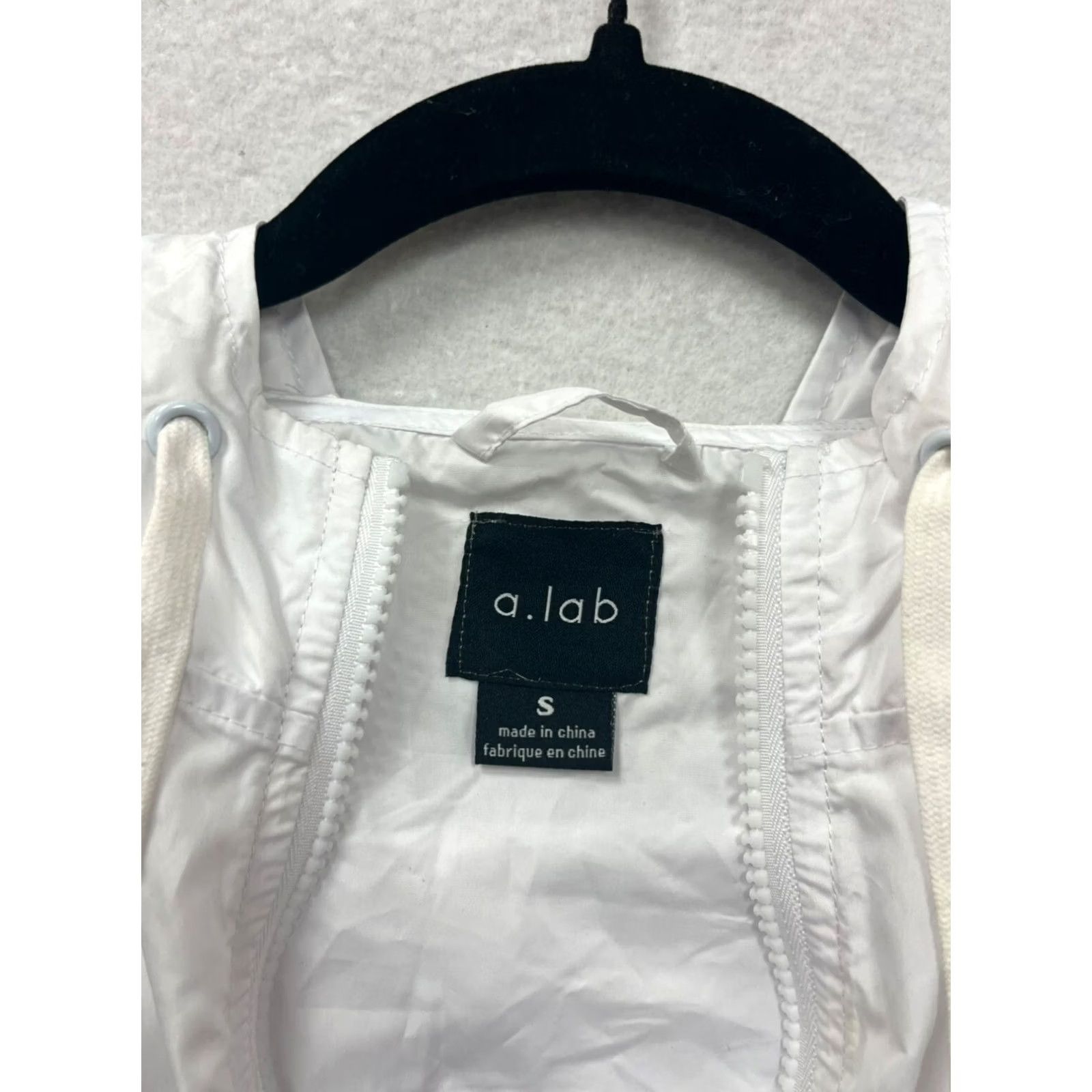 Rainbow A.Lab White Hooded Jacket Rainbow Stripe Sleeves Women’s S Jacket Womens S White Rainbow Stripe Sleeves Size S / US 4 / IT 40 - 3 Thumbnail
