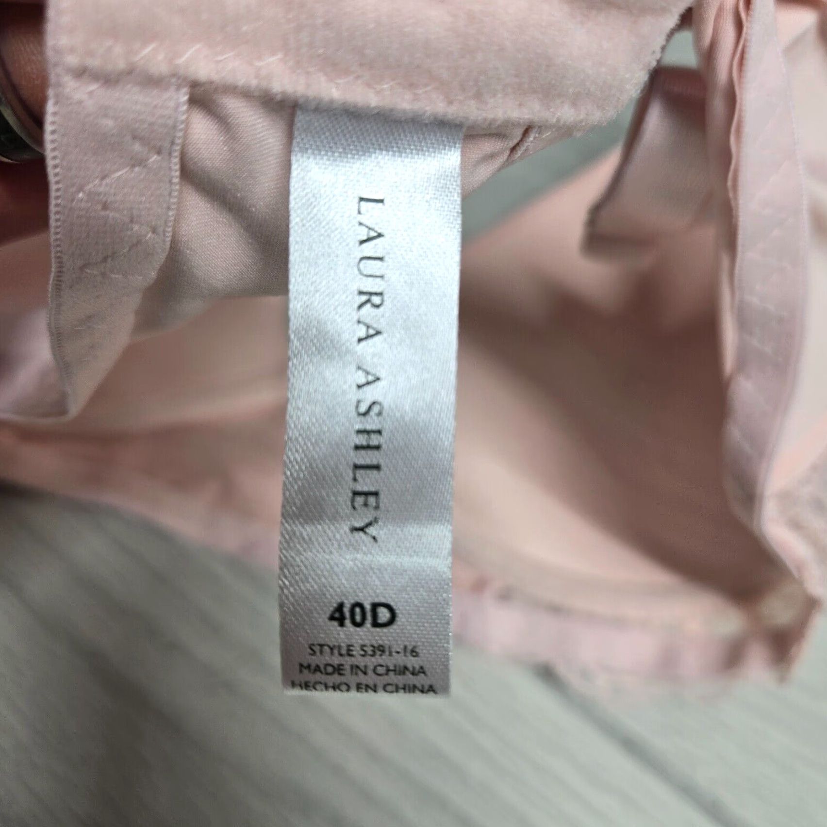 Laura Ashley Laura Ashley Women's Bra 40D Lightly Lined Pink Floral Underwire Wireless Back Closure 40 Band Style Bralette Size ONE SIZE - 4 Thumbnail