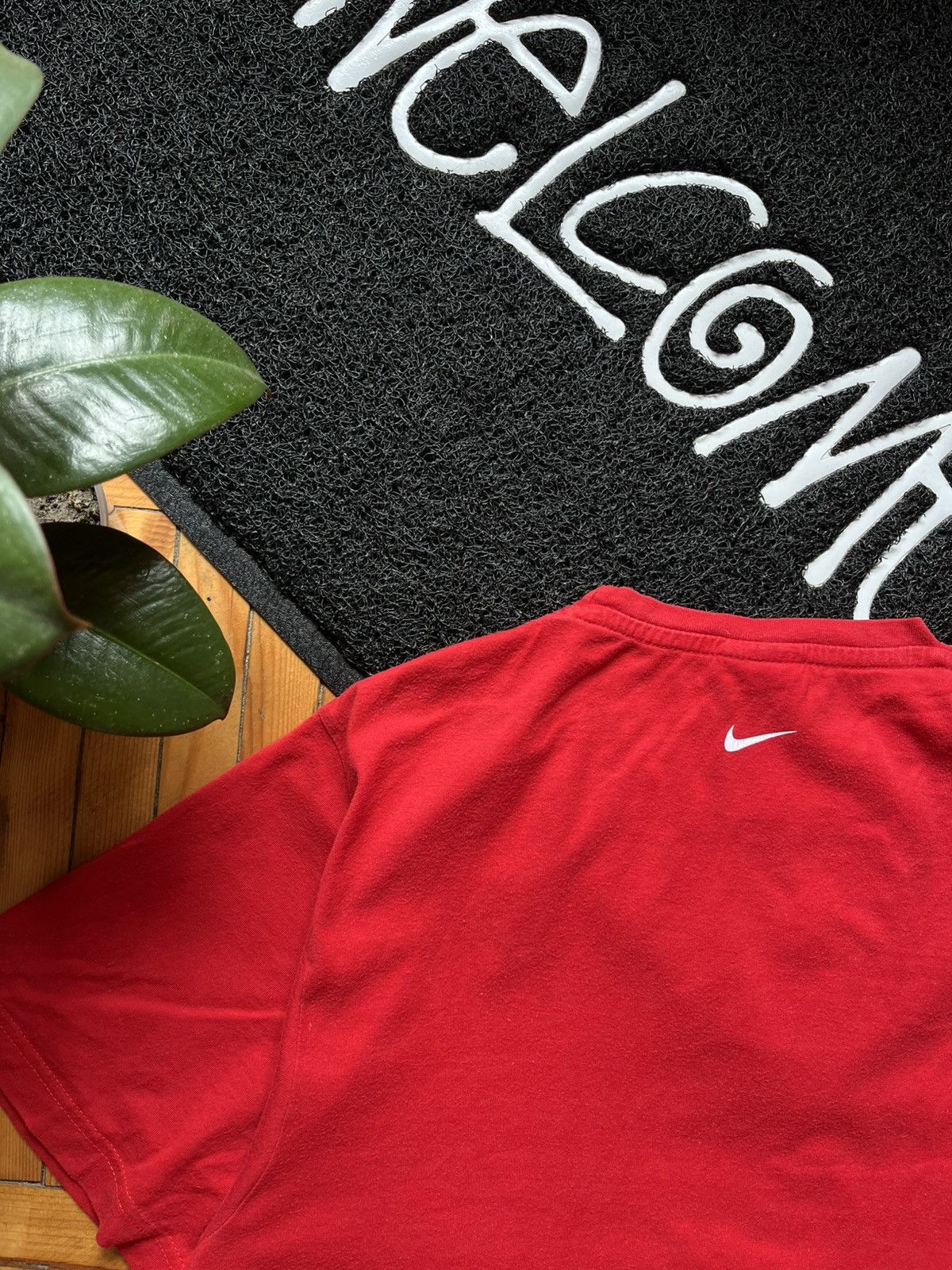 Nike × Vintage Vintage Nike Shox Red Big Logo Tee Y2K 00's Size L Men's Size US L / EU 52-54 / 3 - 5 Thumbnail