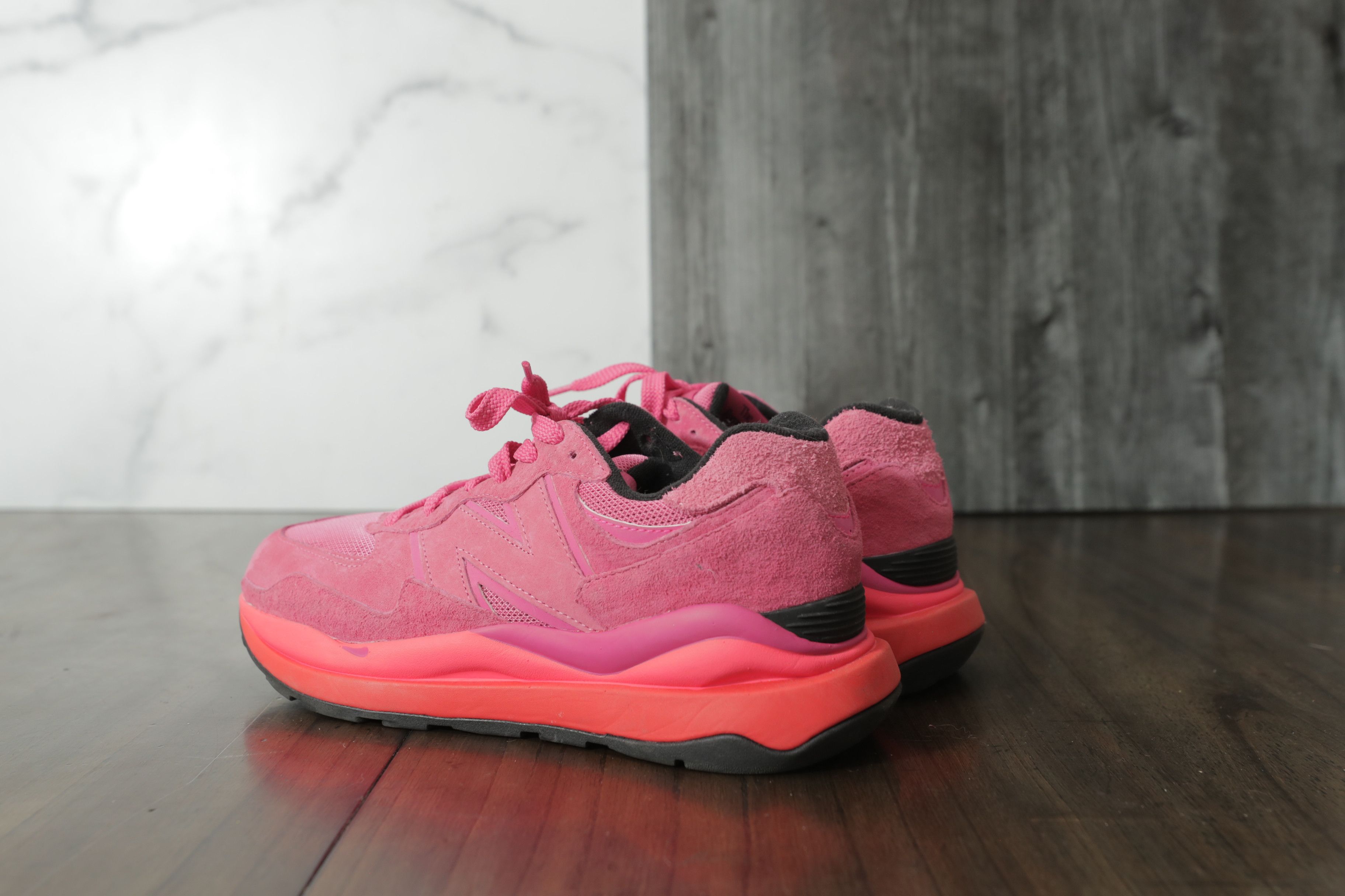 New Balance New Balance 57/40 Valentine's Day (2021) (9.5) Size US 9.5 / EU 42-43 - 4 Thumbnail