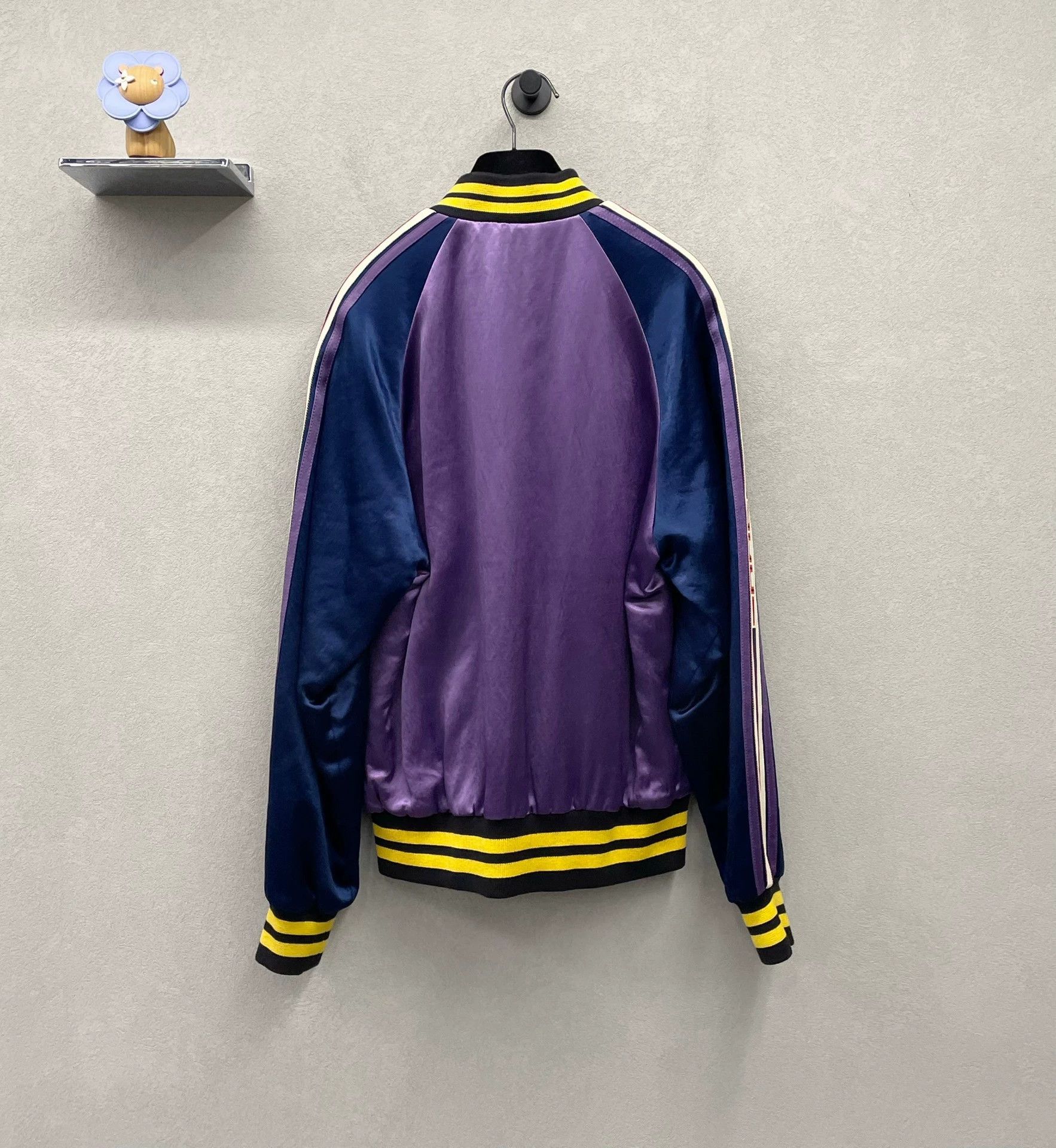 Gucci gucci embroidered purple bomber jacket unisex Size US L / EU 52-54 / 3 - 2 Thumbnail