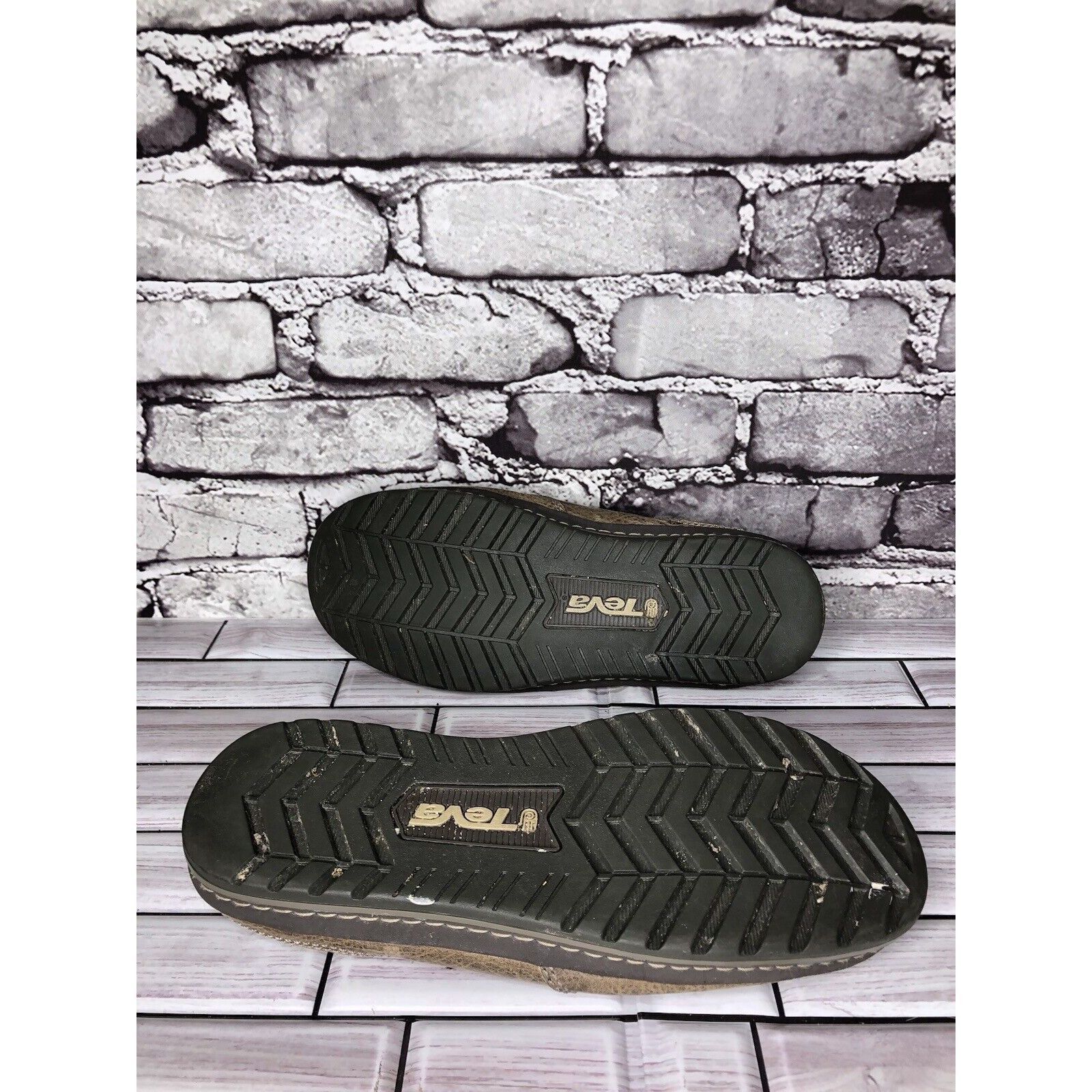 Teva Teva Clifton Creek Brown Leather Moc Toe Slip On Loafers Men Size US 8 / EU 41 - 13 Thumbnail