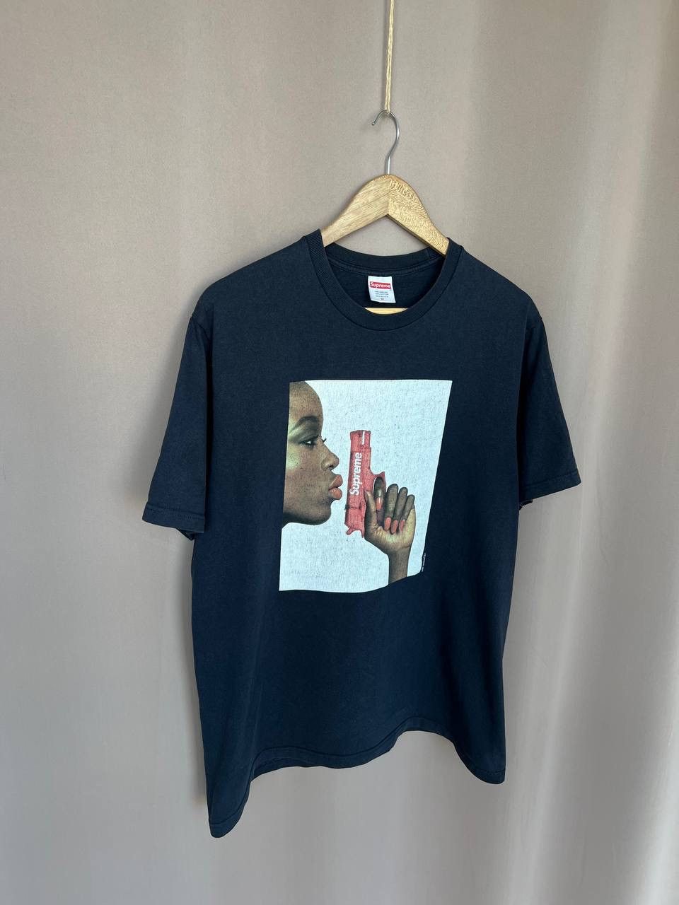Supreme Supreme Water Pistol Logo T-Shirt Mens Size M Oversized Size US M / EU 48-50 / 2 - 5 Thumbnail