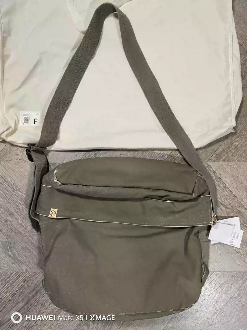 image of Visvim 21Ss Charlie Shoulder Bag in Olive, Men's