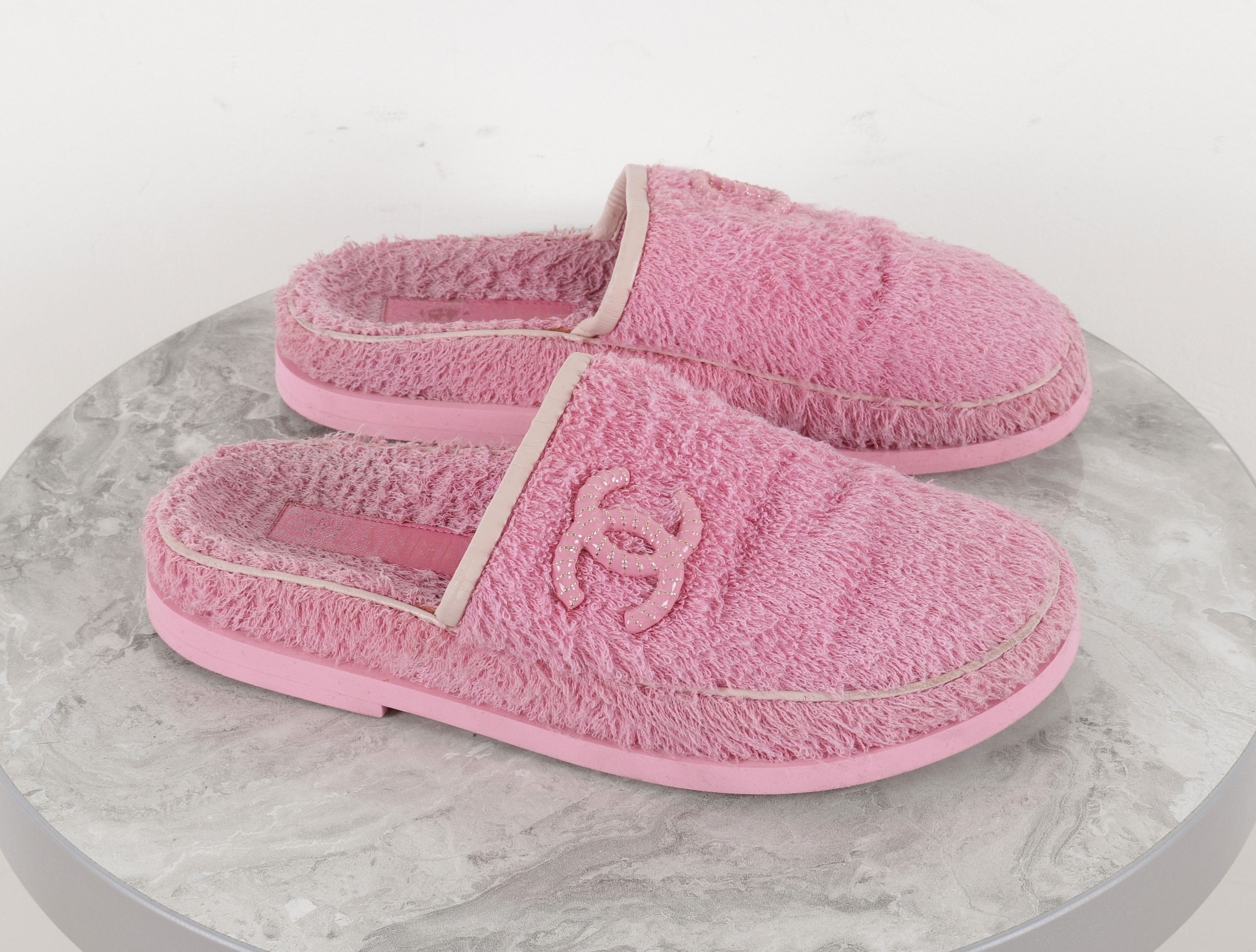 Chanel Chanel CC Logo Pink Terry Slippers Size US 7 / IT 37 - 1 Thumbnail