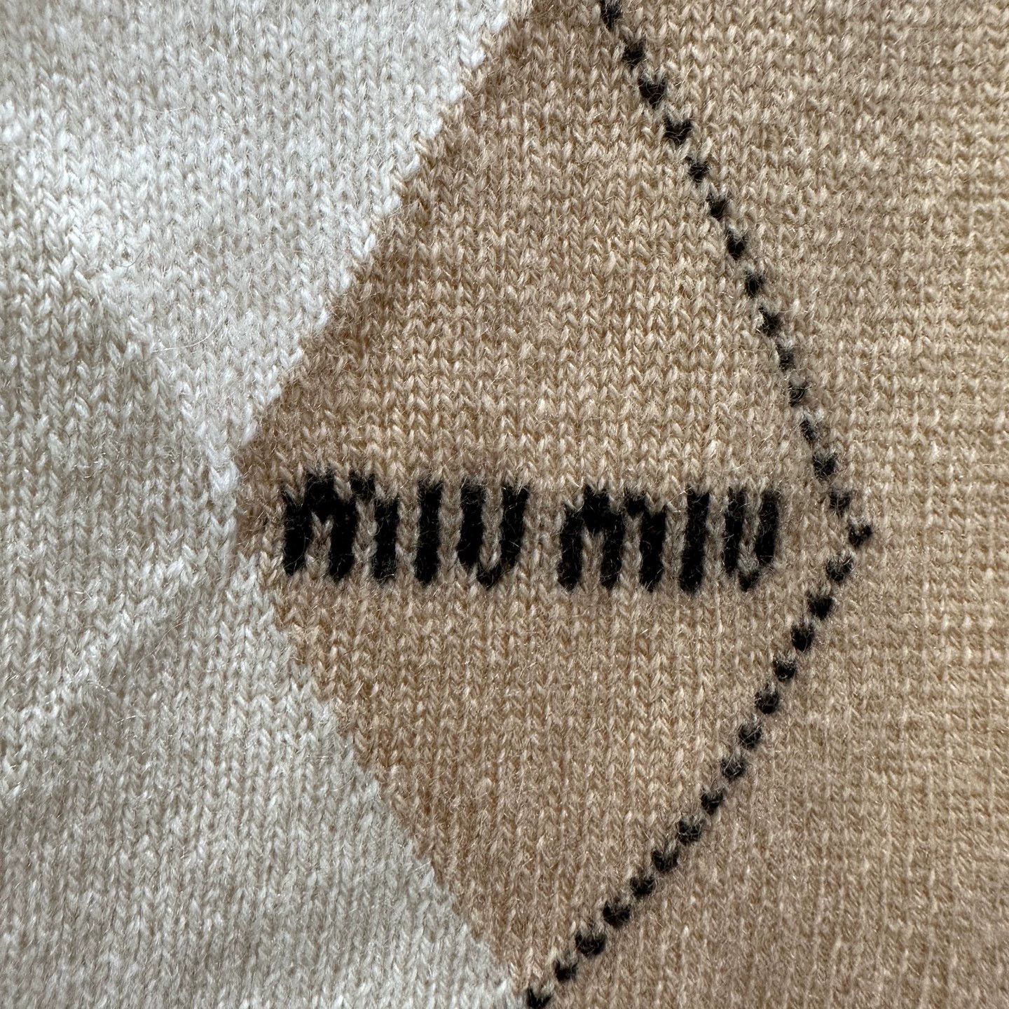 Miu Miu MIU MIU V-neck checked logo cashmere vest feb171 Size XS / US 0-2 / IT 36-38 - 6 Thumbnail