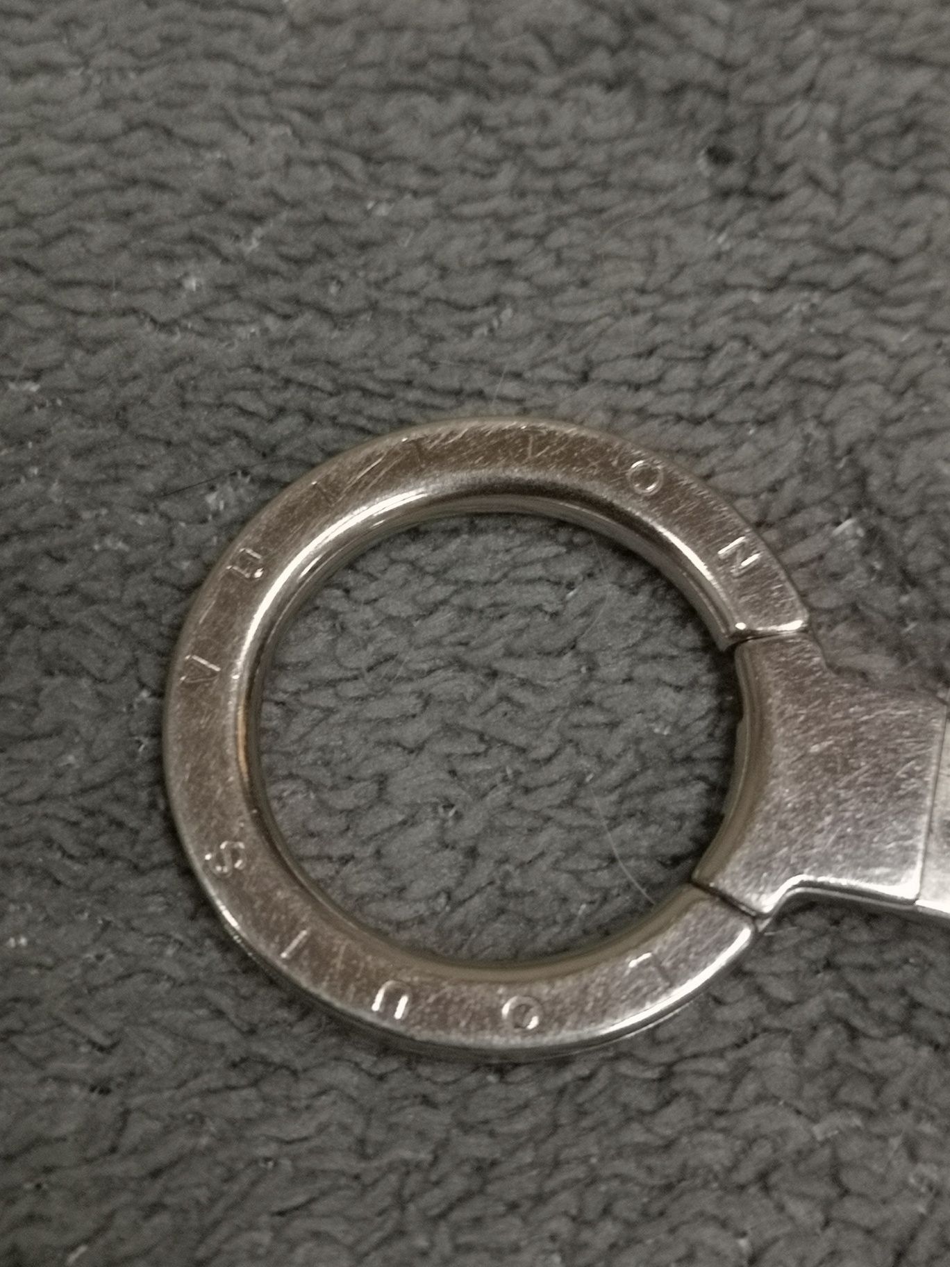 Louis Vuitton Louis Vuitton Keyring DT 1121 Flashlight Key Holder Size ONE SIZE - 4 Thumbnail