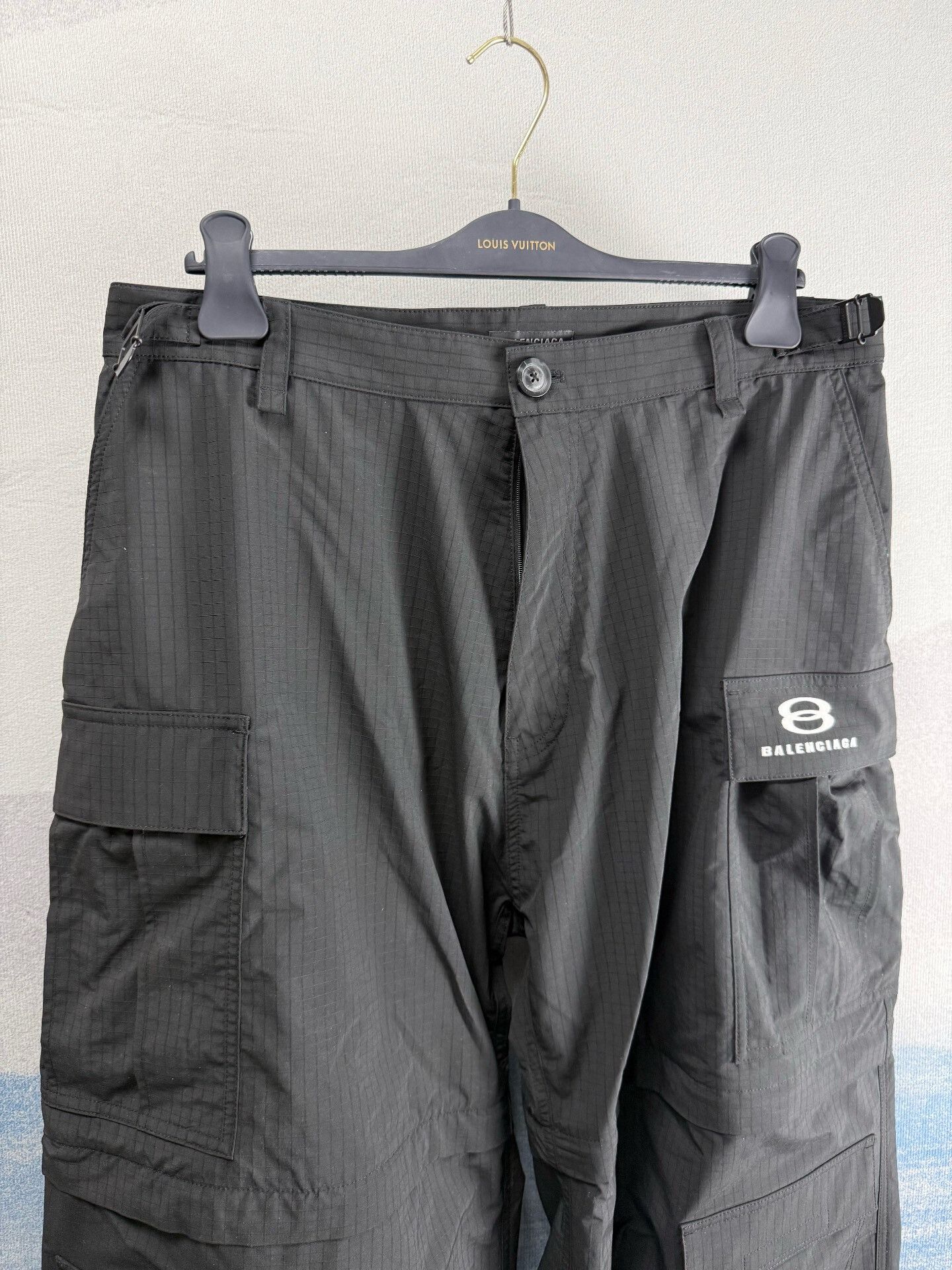 Balenciaga balenciaga black nylon cargo pants size L Size US 34 / EU 50 - 2 Thumbnail