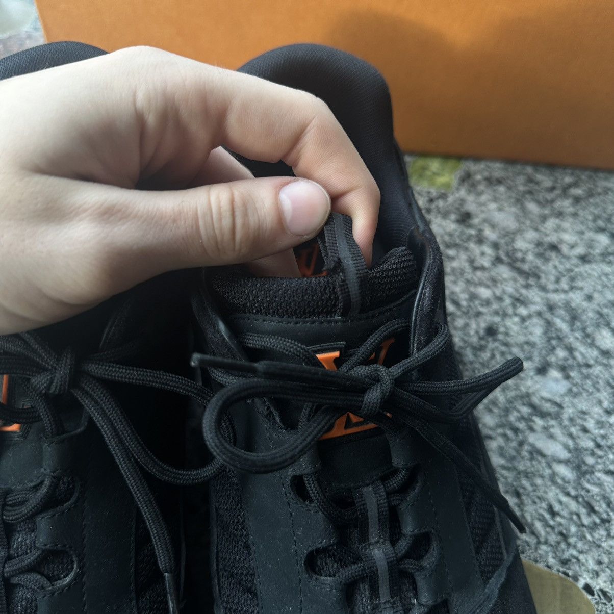 Louis Vuitton Louis Vuitton Lucien Clarke «a view» sneaker Size US 11 / EU 44 - 12 Thumbnail