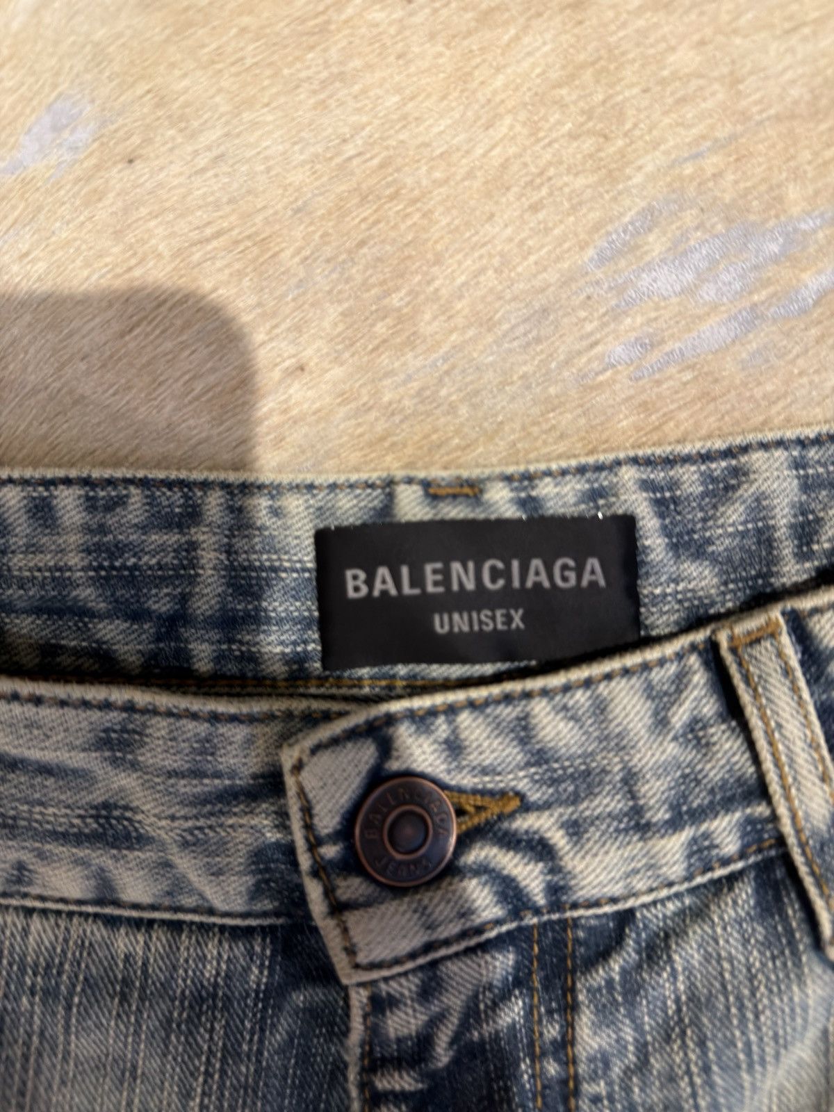 Balenciaga Balenciaga Unisex Wide Leg Jeans — Light Wash Size US 28 / EU 44 - 2 Thumbnail