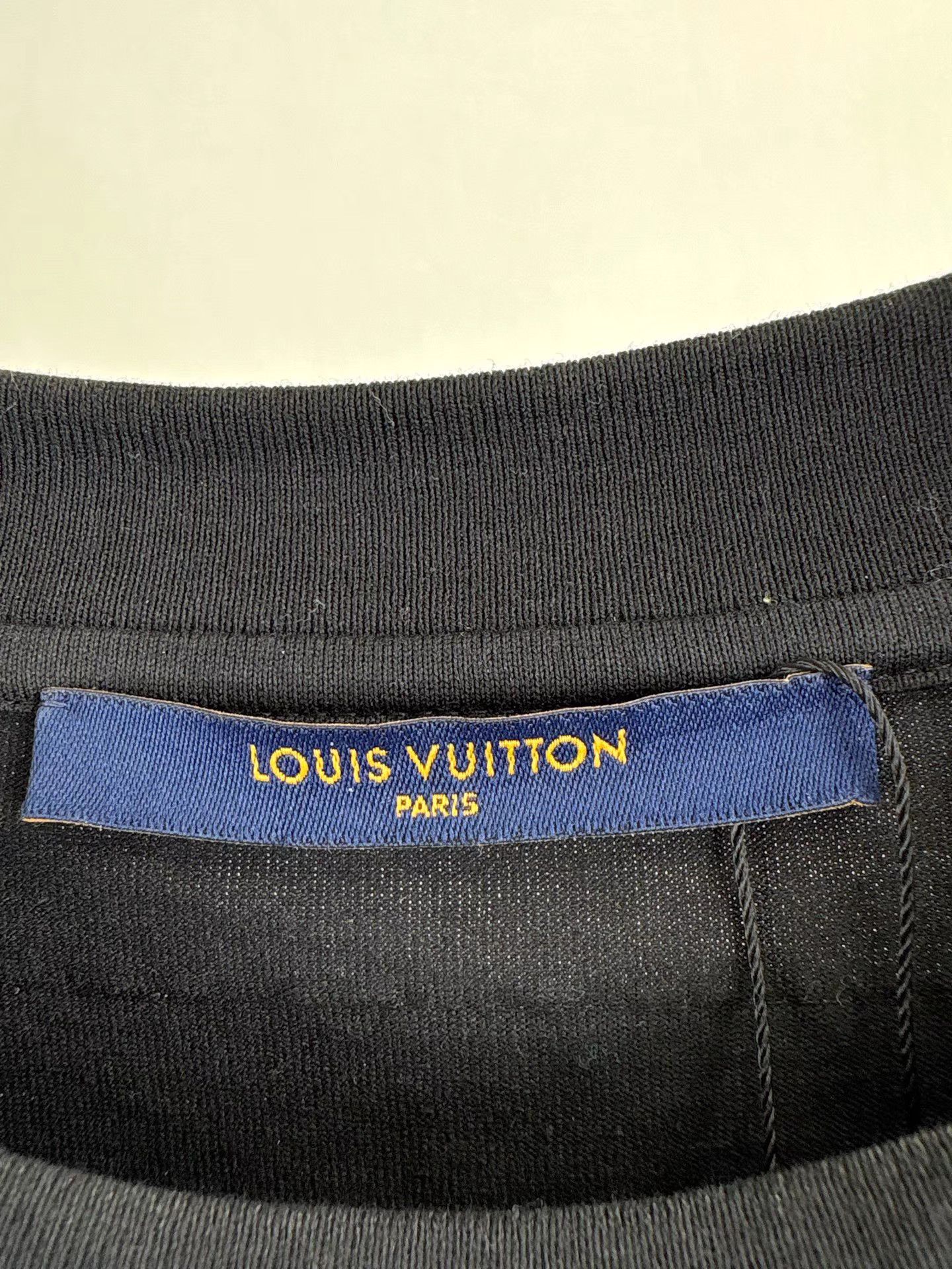 Louis Vuitton LOUIS VUITTON Chest Embossed Logo Short Sleeve K1 Size US XL / EU 56 / 4 - 5 Thumbnail
