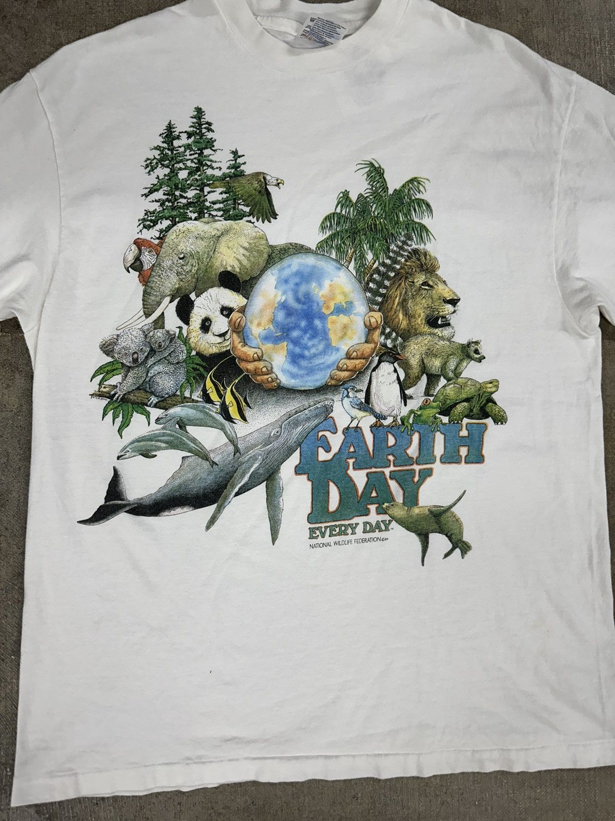 Vintage Vintage 90s Earth Day Animal Panda Lion Graphic T-Shirt Size US L / EU 52-54 / 3 - 3 Thumbnail
