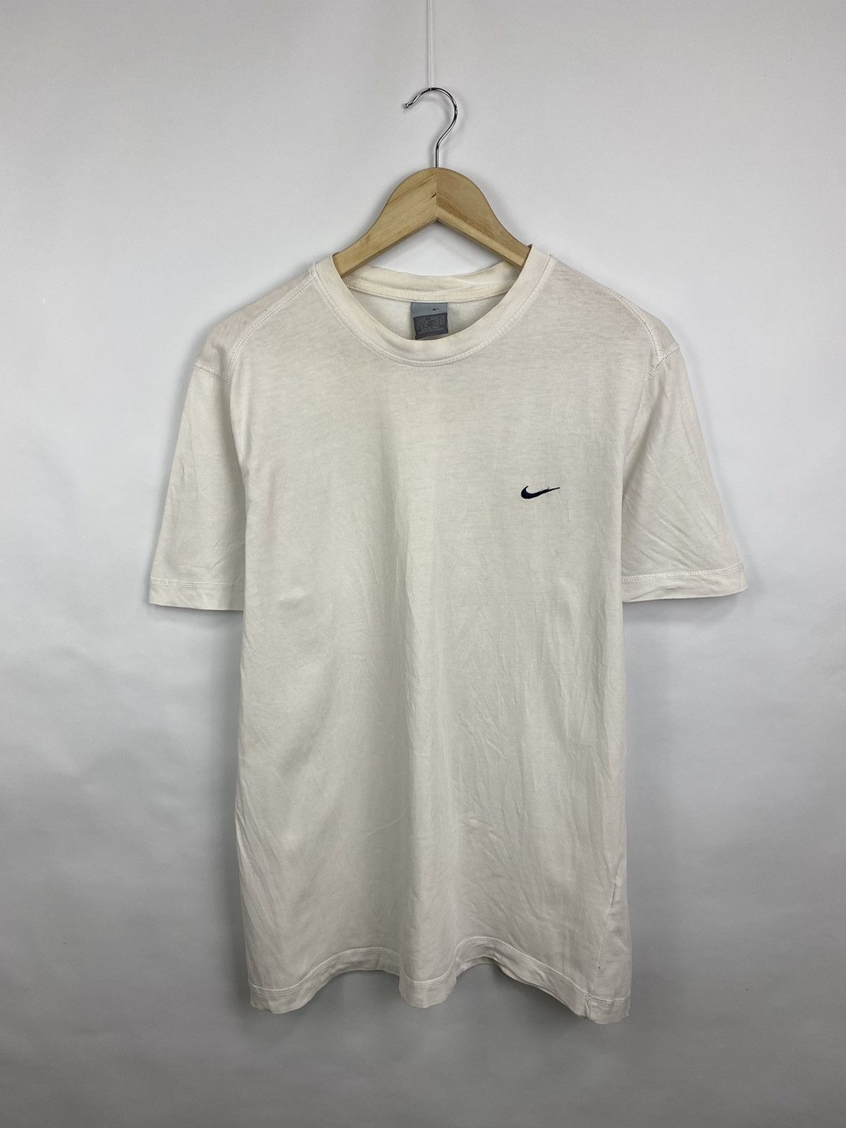 Nike 🇺🇸 Vintage 90s Nike Swoosh Retro T-Shirt Rare Retro Hype Y2K Size US M / EU 48-50 / 2 - 3 Thumbnail