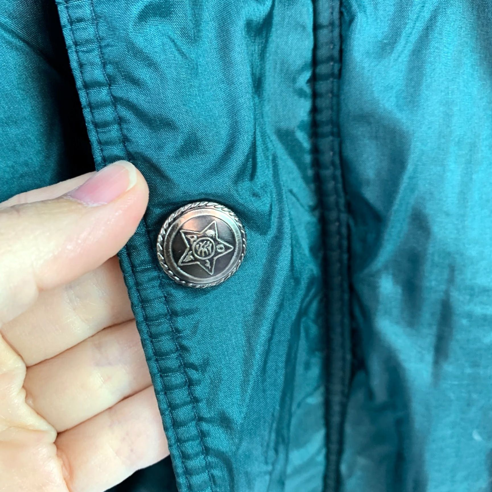 Vintage VINTAGE Extreme Limit Green Ski Winter Jacket Coat L Adult Large Nylon Puffer 80s 90s Mens Womens Boys Girls Size US L / EU 52-54 / 3 - 3 Thumbnail
