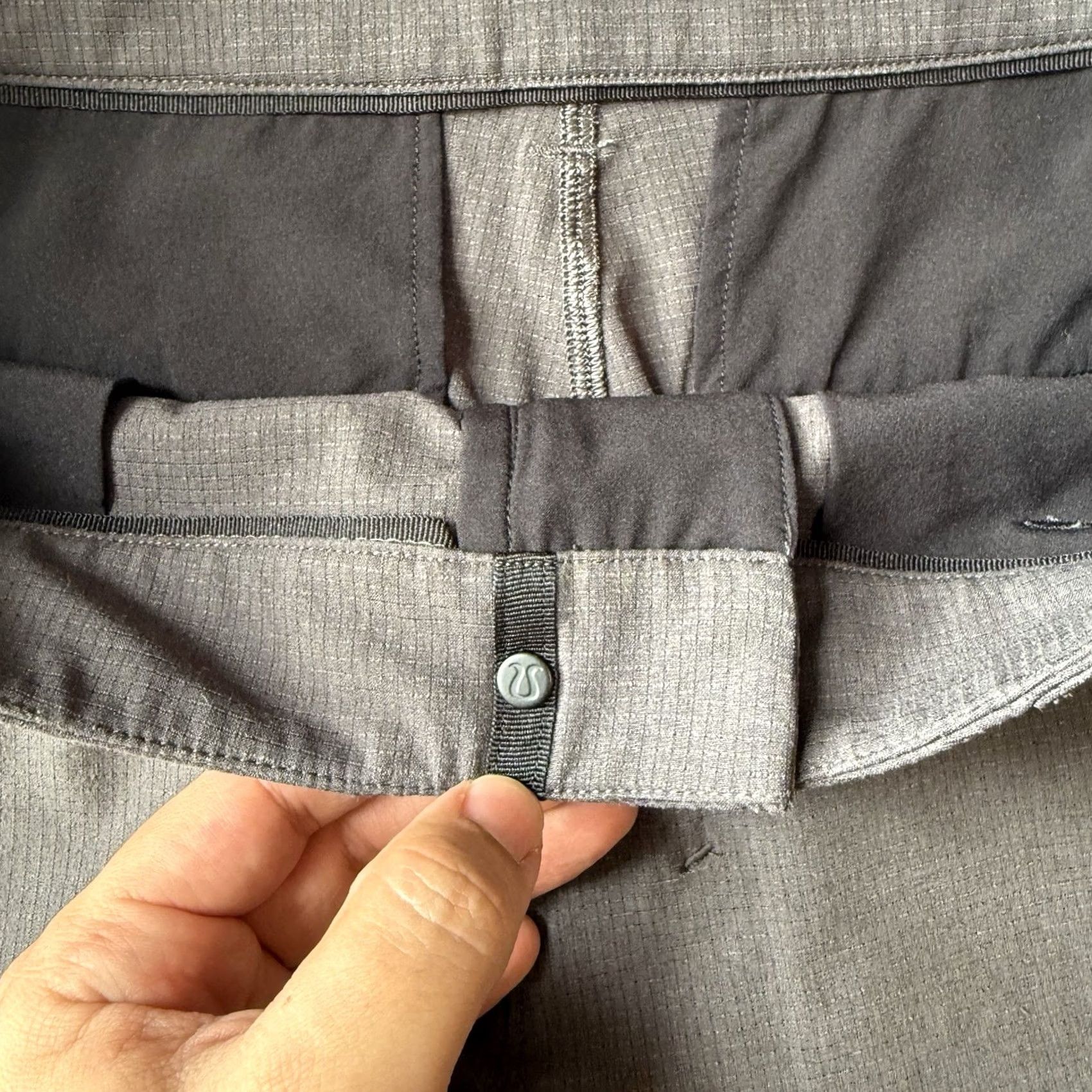 Lululemon Lululemon Commission Shorts 30 Gray Athletic Men Regular 30 in Nylon Pockets Breathable 7.5" Inseam Vintage No Size US 30 / EU 46 - 5 Thumbnail