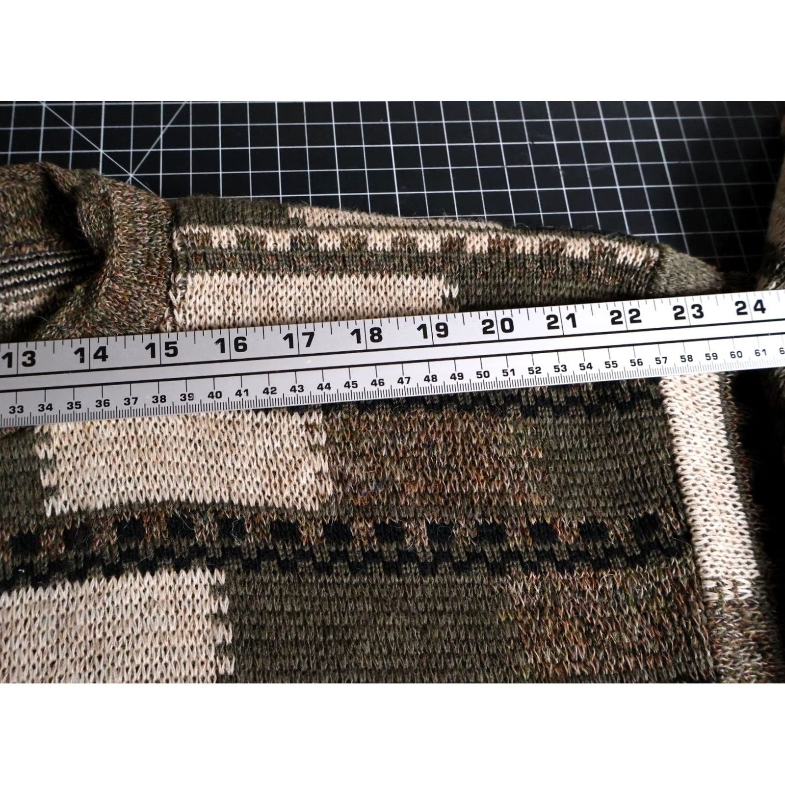Vintage Bachrach Sweater Mens Medium Green Check Pattern Wool Alpaca Pullover Crew Neck Vintage Regular Modern Dad Hipster Preppy Retro Casual Size US M / EU 48-50 / 2 - 7 Thumbnail