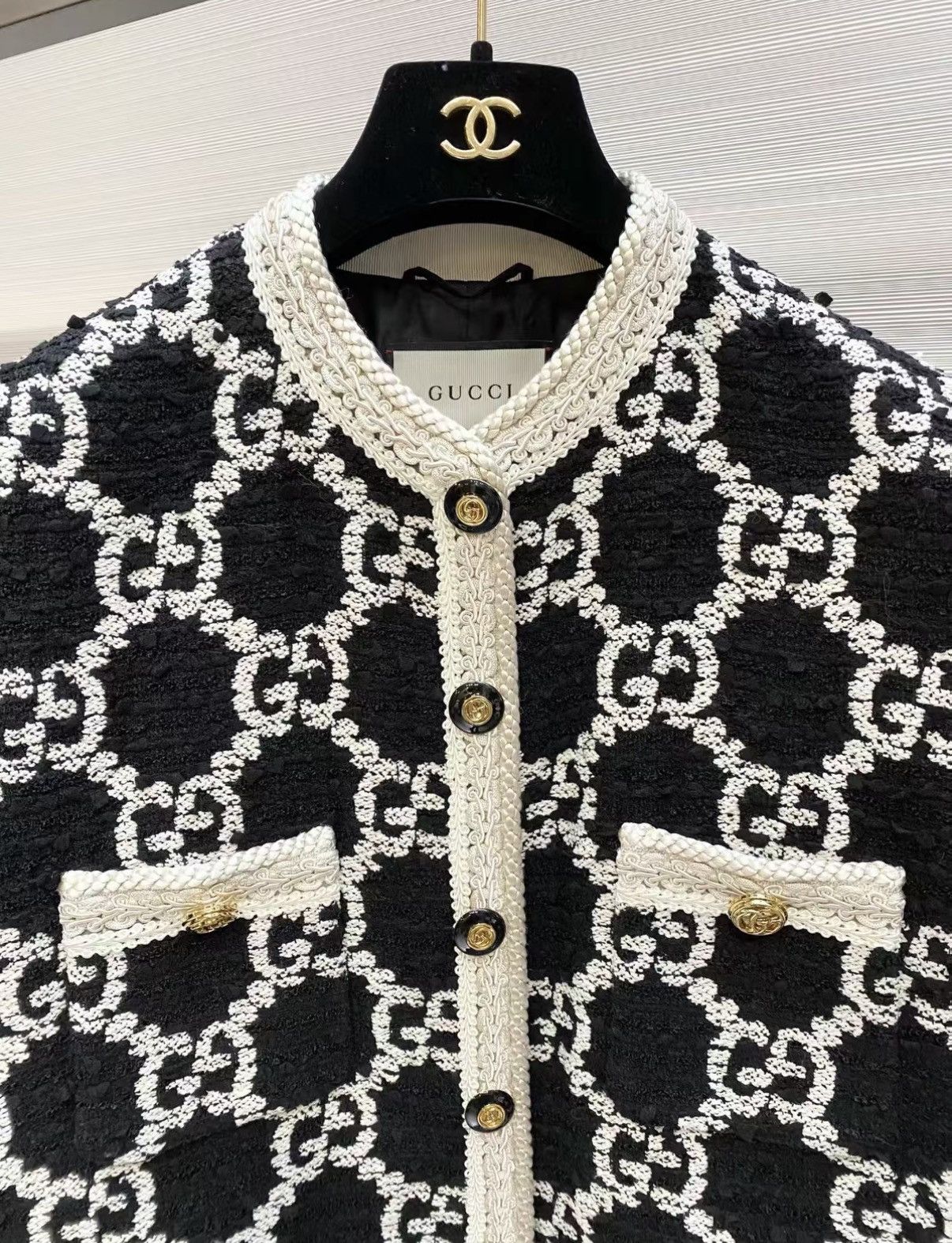 Gucci Louis Vuitton Black & Gold Tweed Blazer J33 Size XS / US 0-2 / IT 36-38 - 2 Thumbnail