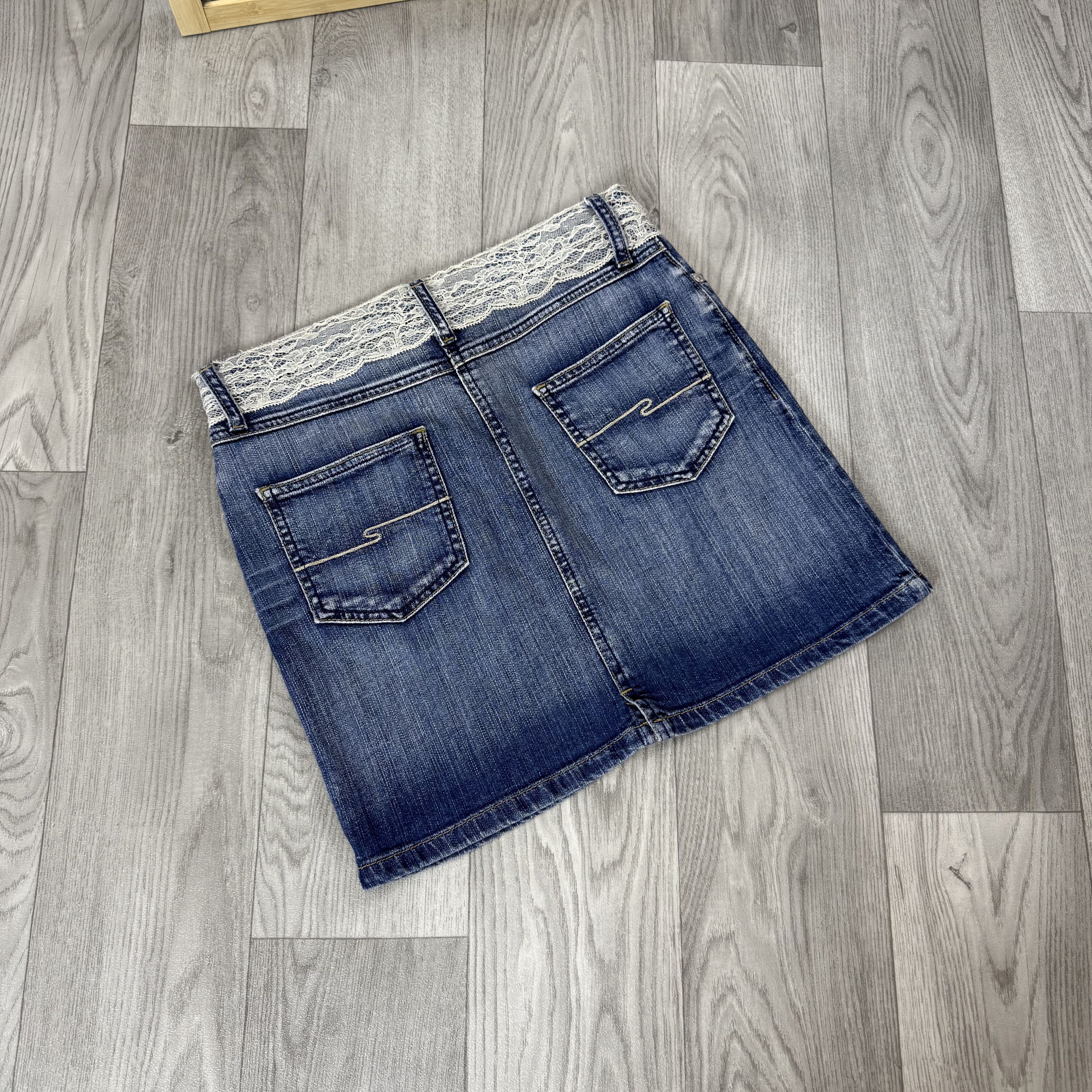 Vintage Vintage Y2K Avantgarde Blue Denim Lace Mini Skirt Low Rise Size 26" / US 2 / IT 38 - 4 Thumbnail