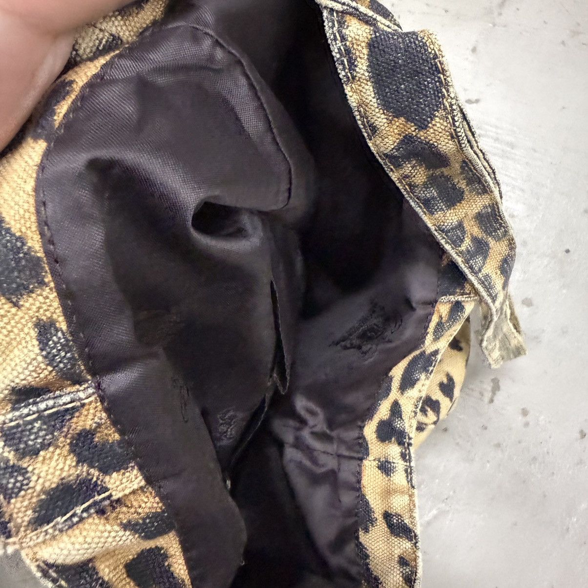 Trussardi Authentic Trussardi Made In Italy Canvas Leopard Tote Bag Size ONE SIZE - 6 Thumbnail