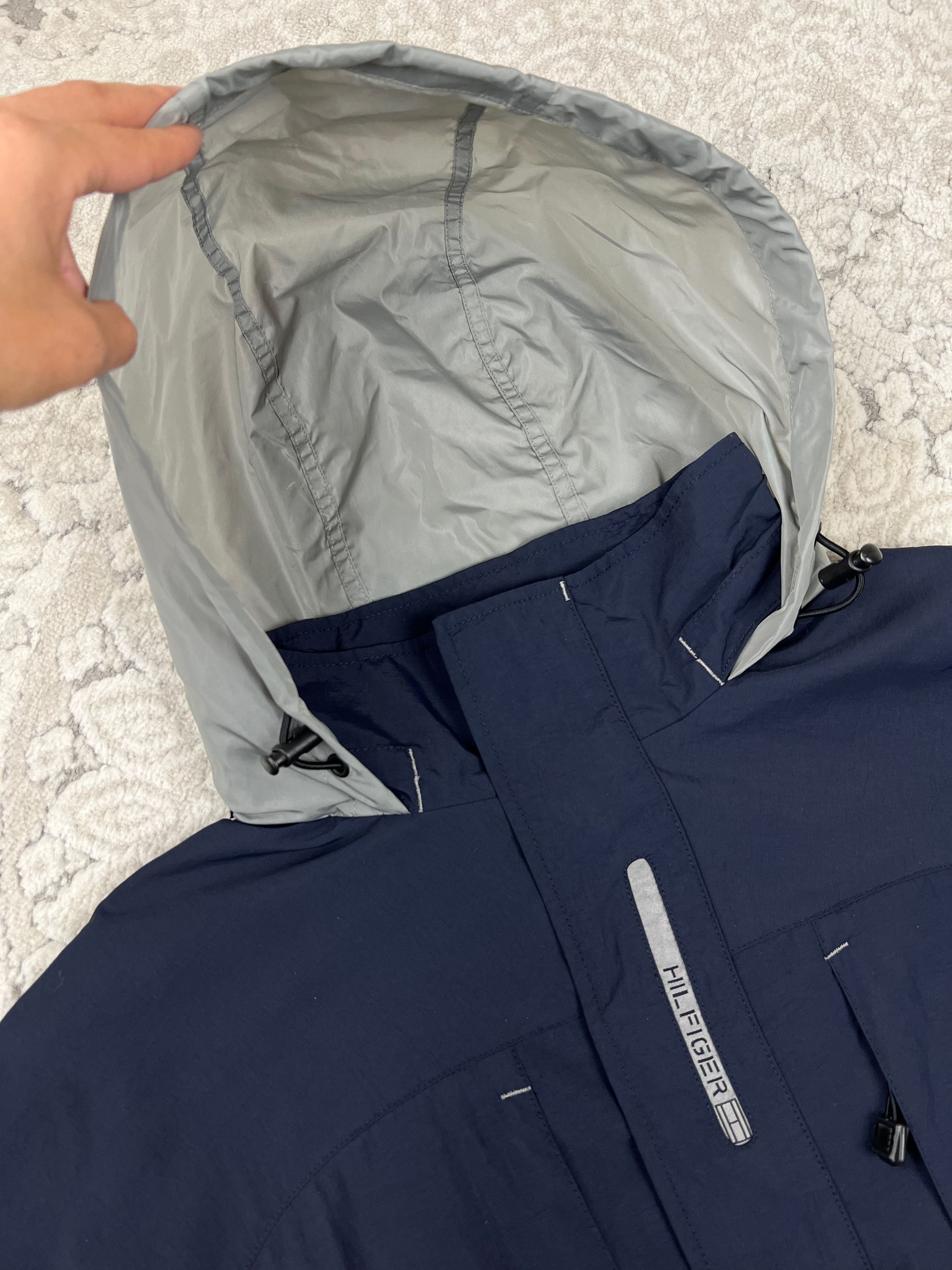 Tommy Hilfiger Tommy Hilfiger Y2K H-Tech Nylon Jacket StowawayHood HongKong Size US L / EU 52-54 / 3 - 7 Thumbnail